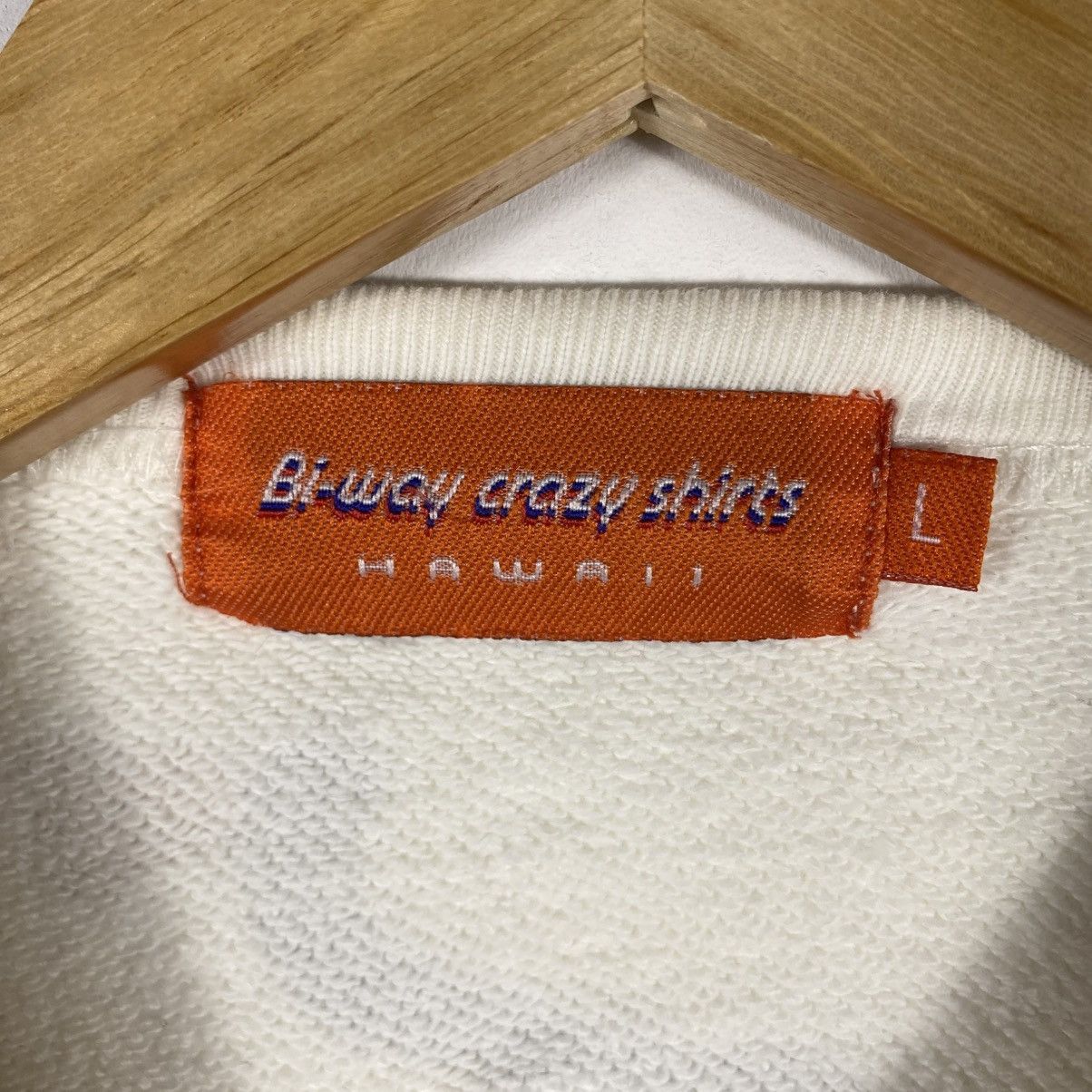 Vintage Vintage 90's Bi-Way Crazy Shirts Hawaii Crewneck Sweatshirt Size US L / EU 52-54 / 3 - 8 Thumbnail