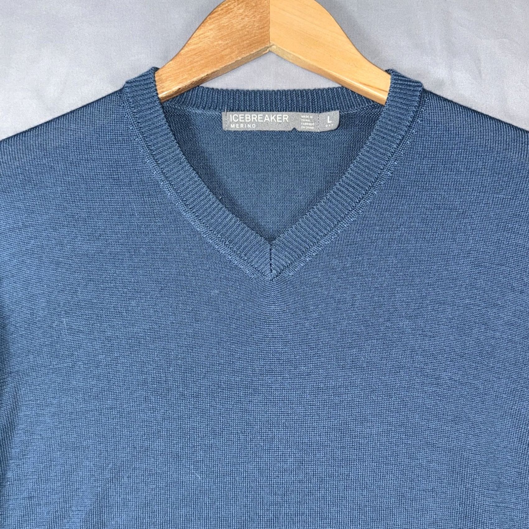 Icebreaker Icebreaker Sweater Mens Large Blue Merino Wool V Neck Lightweight Knit Pullover Size US L / EU 52-54 / 3 - 4 Thumbnail