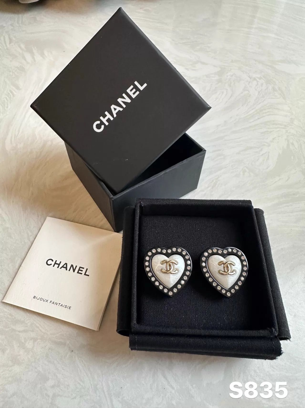 Chanel Chanel Acrylic Heart Earrings Like New S835 Size ONE SIZE - 1 Thumbnail