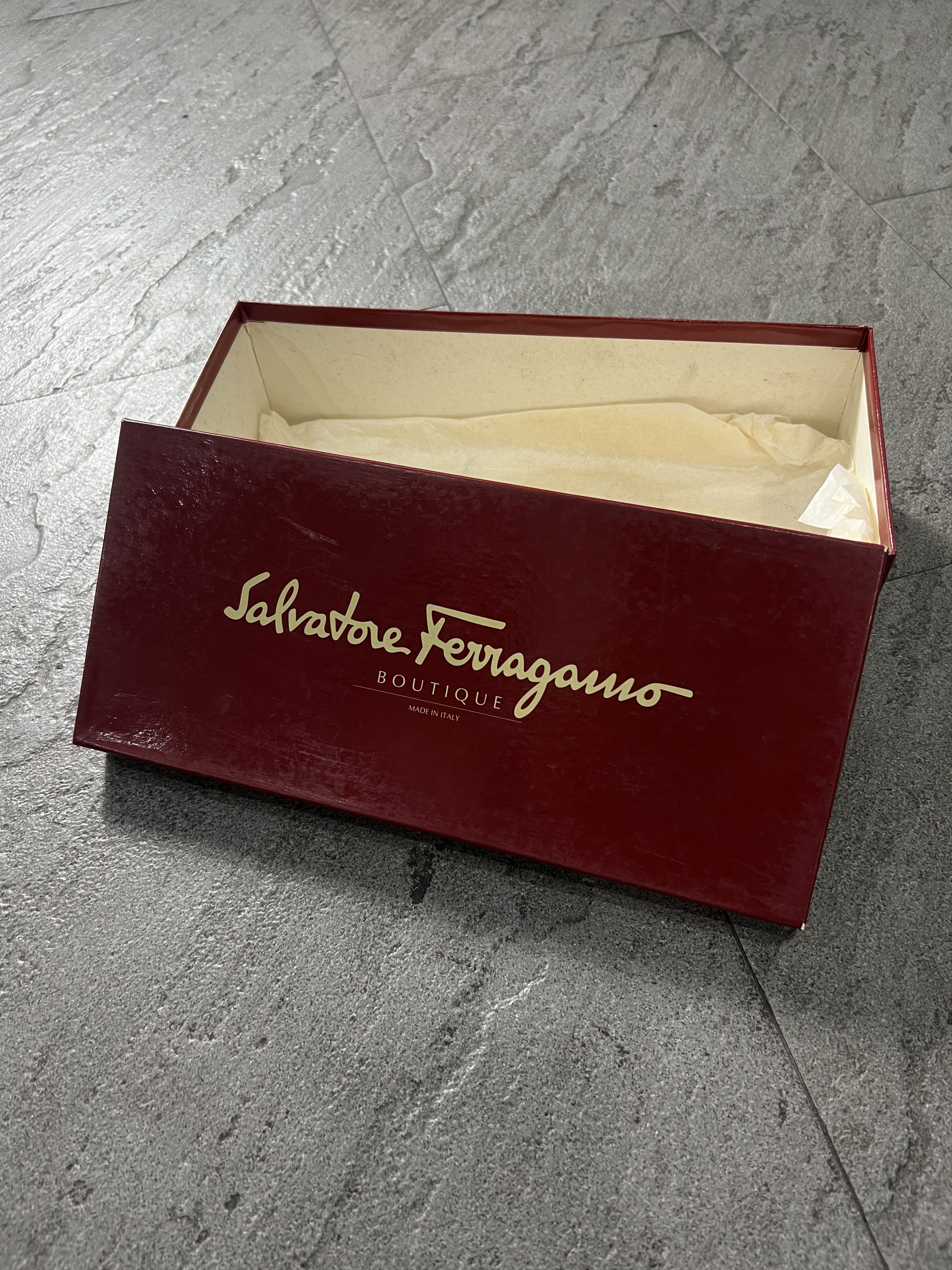 Salvatore Ferragamo Ferragamo Red Leather Bow Pumps 7.5D Vintage Size US 5 / IT 35 - 10 Thumbnail