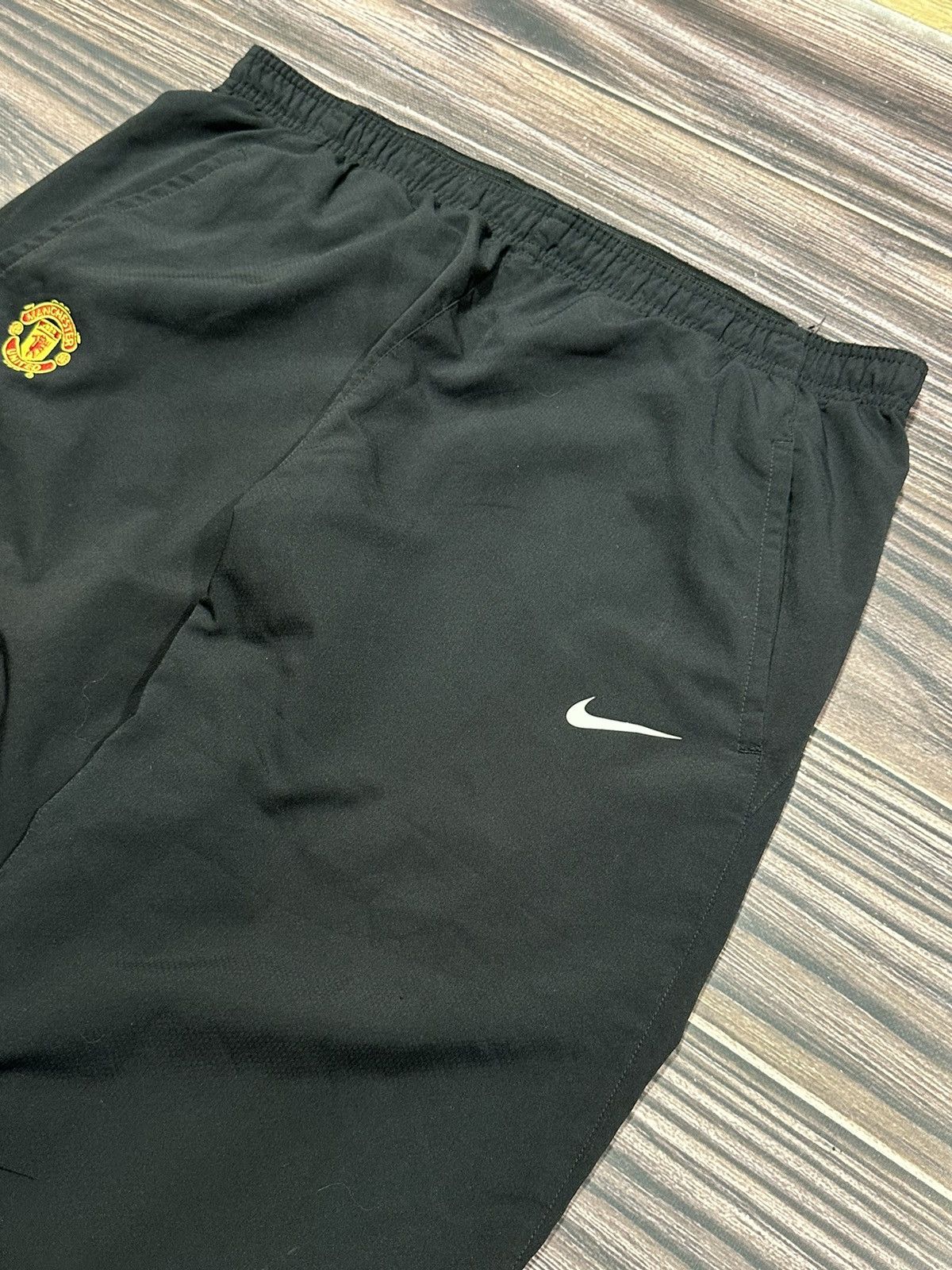 Nike × Vintage Vintage Nike Nylon pants Soccer football Manchester United Size US 34 / EU 50 - 5 Thumbnail