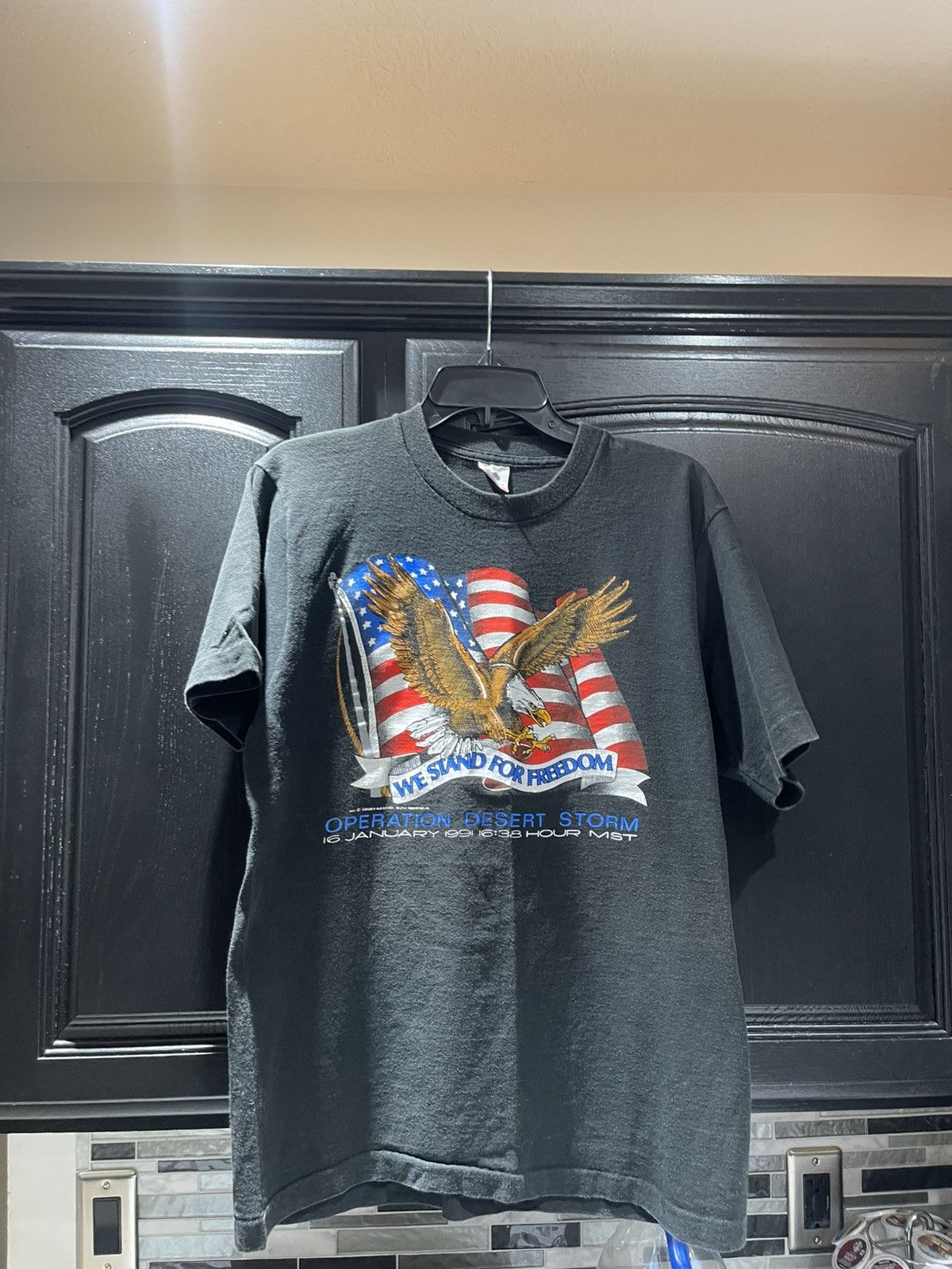 Fruit Of The Loom 1991 Operation Desert Storm Tee Single Stitch In EUC Size US L / EU 52-54 / 3 - 1 Thumbnail