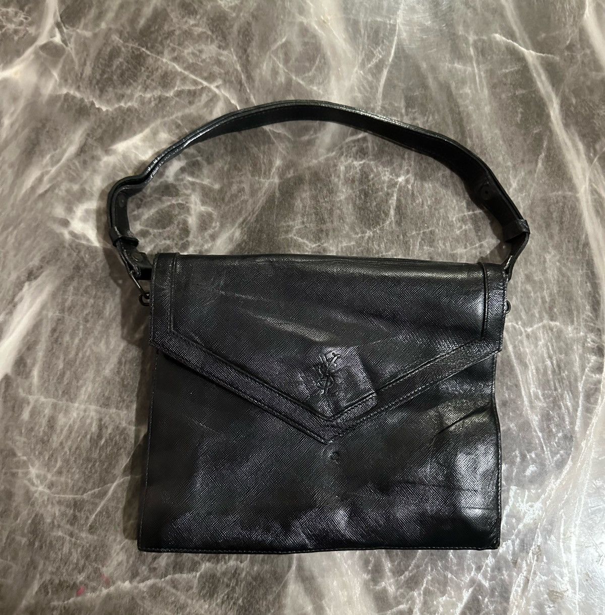 Yves Saint Laurent 90s Yves saint laurent envelop black leather 