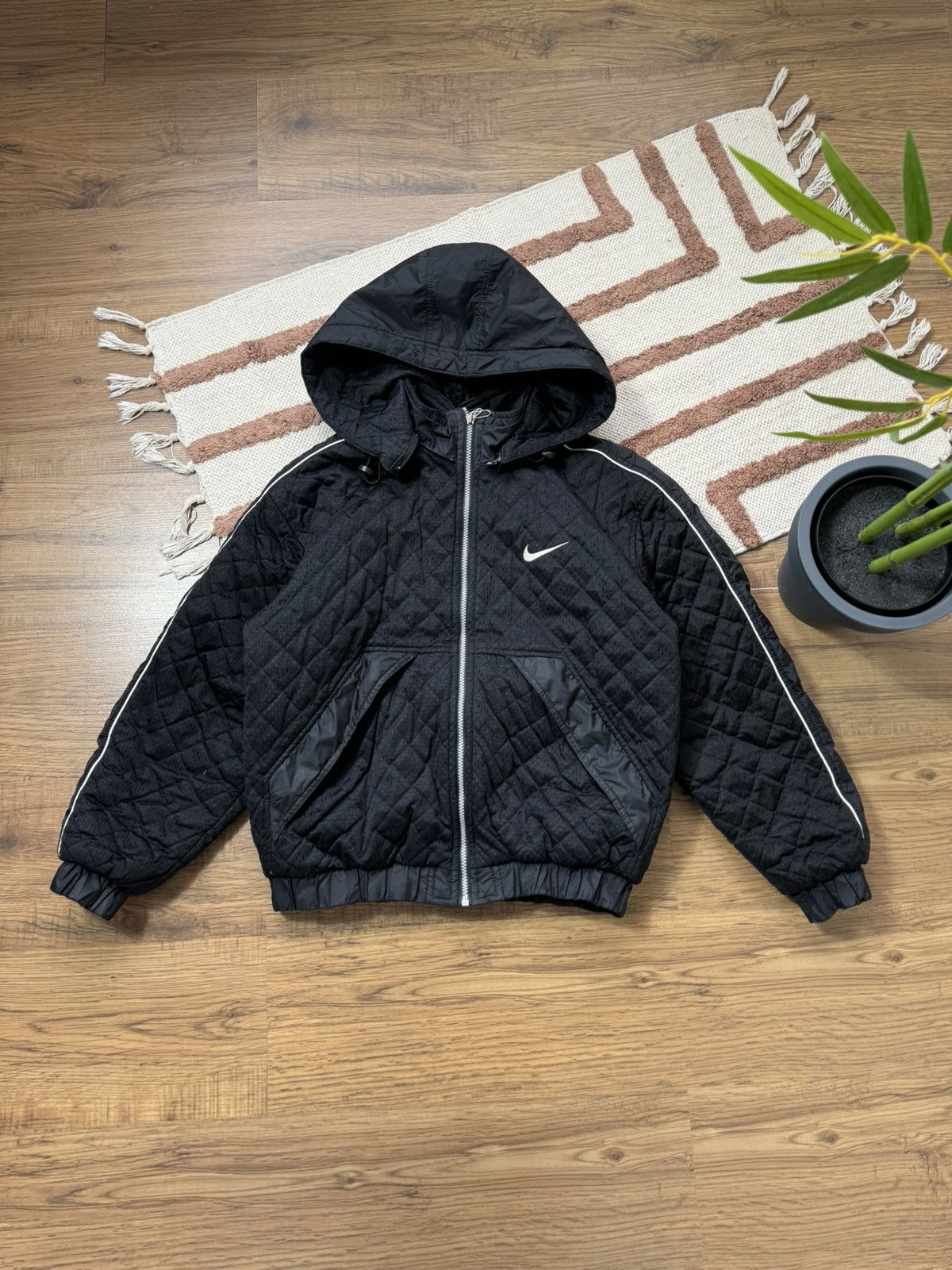 Nike VINTAGE NIKE BOMBER WMNS DOWN JACKET Size M / US 6-8 / IT 42-44 - 2 Thumbnail