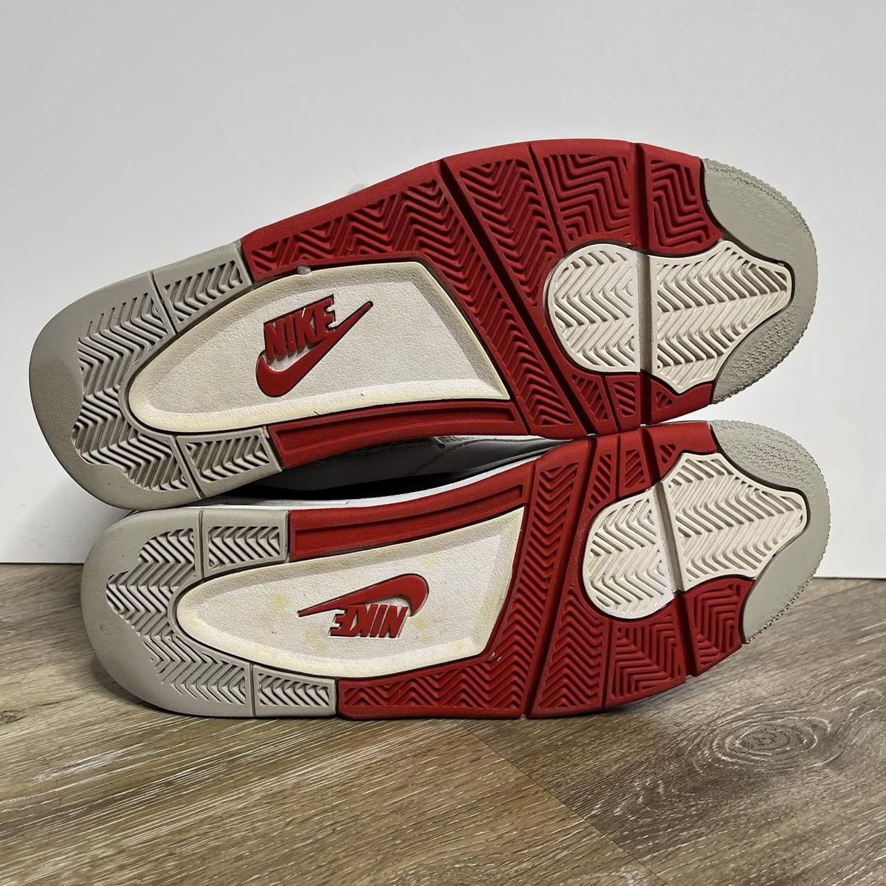 Jordan Brand 2020 fire red 4s Size US 10.5 / EU 43-44 - 6 Thumbnail