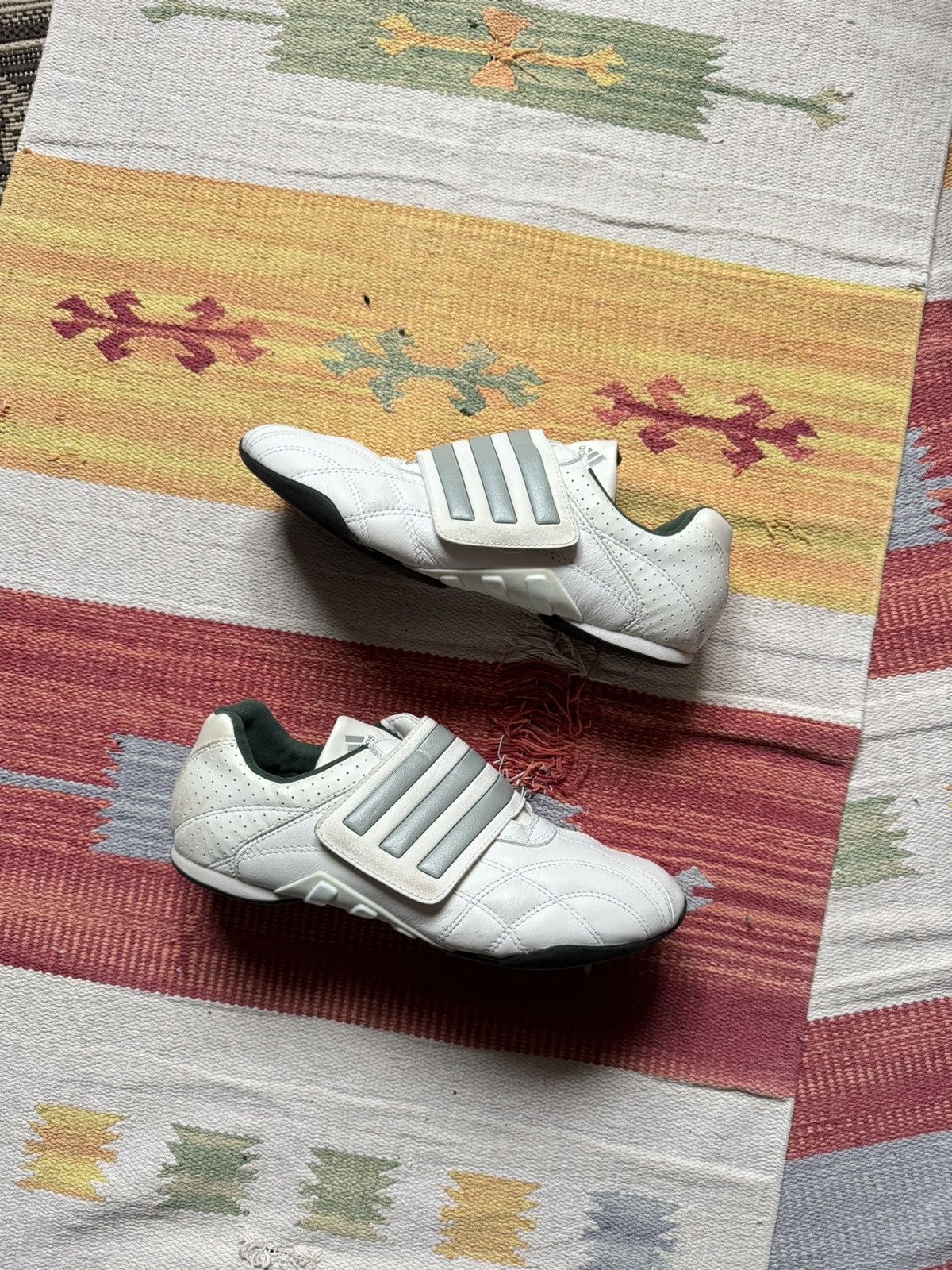 Vintage Vintage 2011 Adidas y2k White Leather Low Japanese Sneakers Size US 8 / EU 41 - 2 Thumbnail