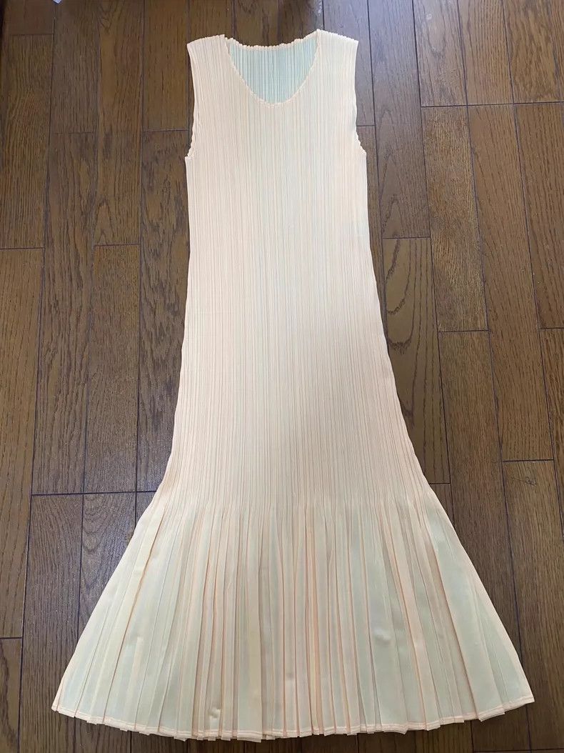 Issey Miyake Issey Miyake Light yellow dress Size M / US 6-8 / IT 42-44 - 1 Thumbnail