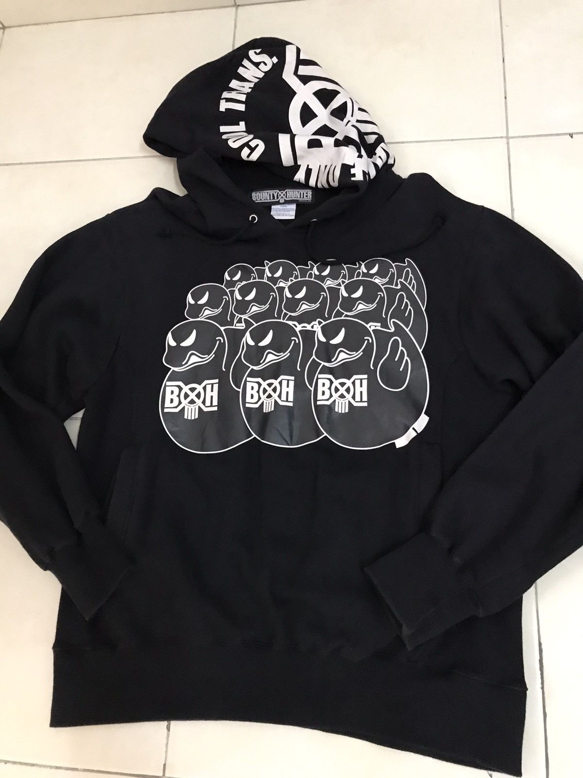 Vintage Bounty Hunter Hoodie Sweatshirt Black Dragon