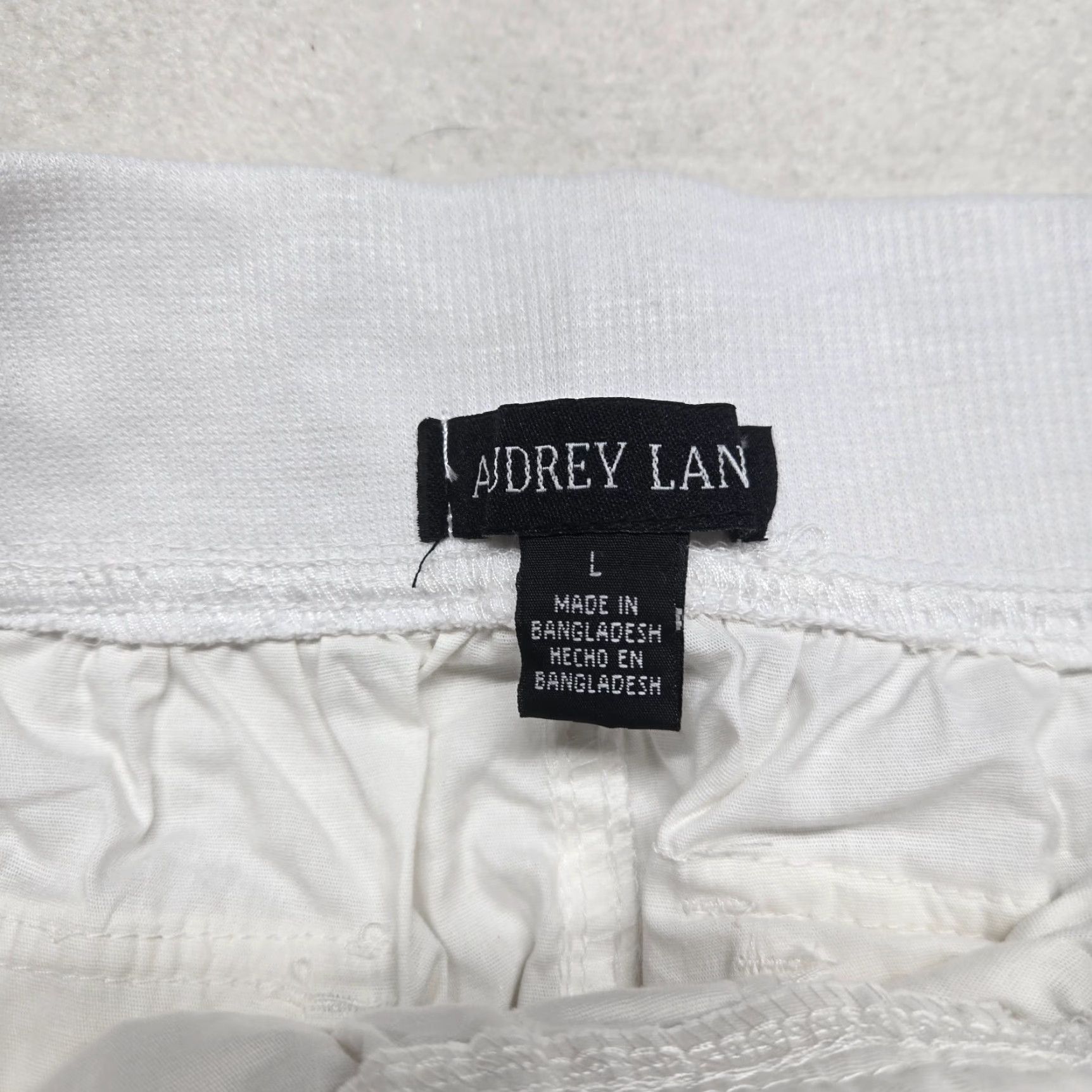 Vintage Audrey Lane Capri Pants White Women's L Large Nylon Pull-On Elastic Waist Capri - Solid, Lightweight, Casual Pants Size 36" / US 14 / IT 50 - 3 Thumbnail