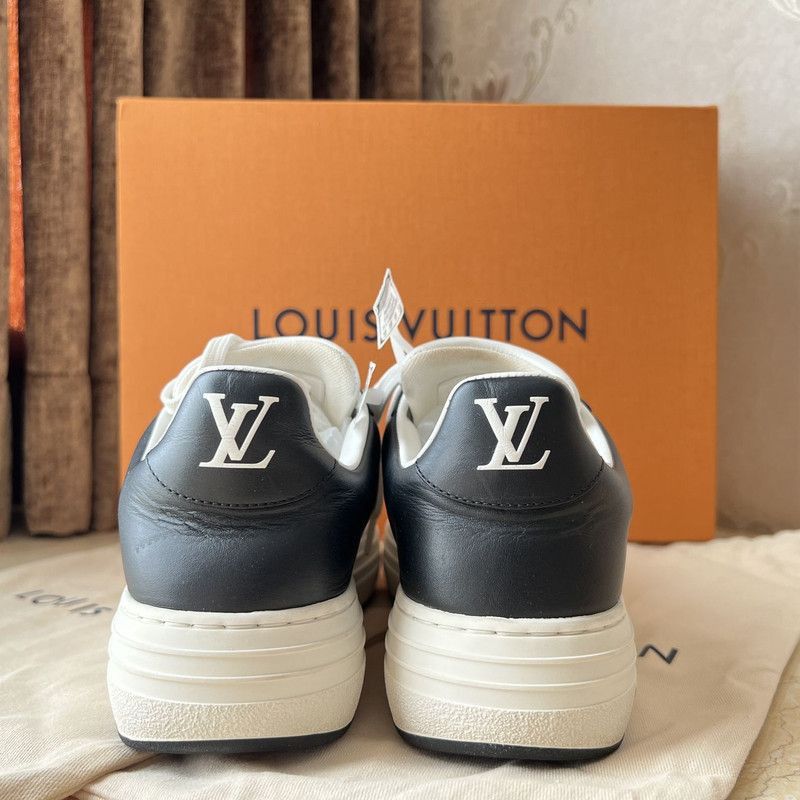 Louis Vuitton Louis Vuitton Groovy Leather Low-Top Sneakers - Size US 9 / EU 42 - 1 Thumbnail