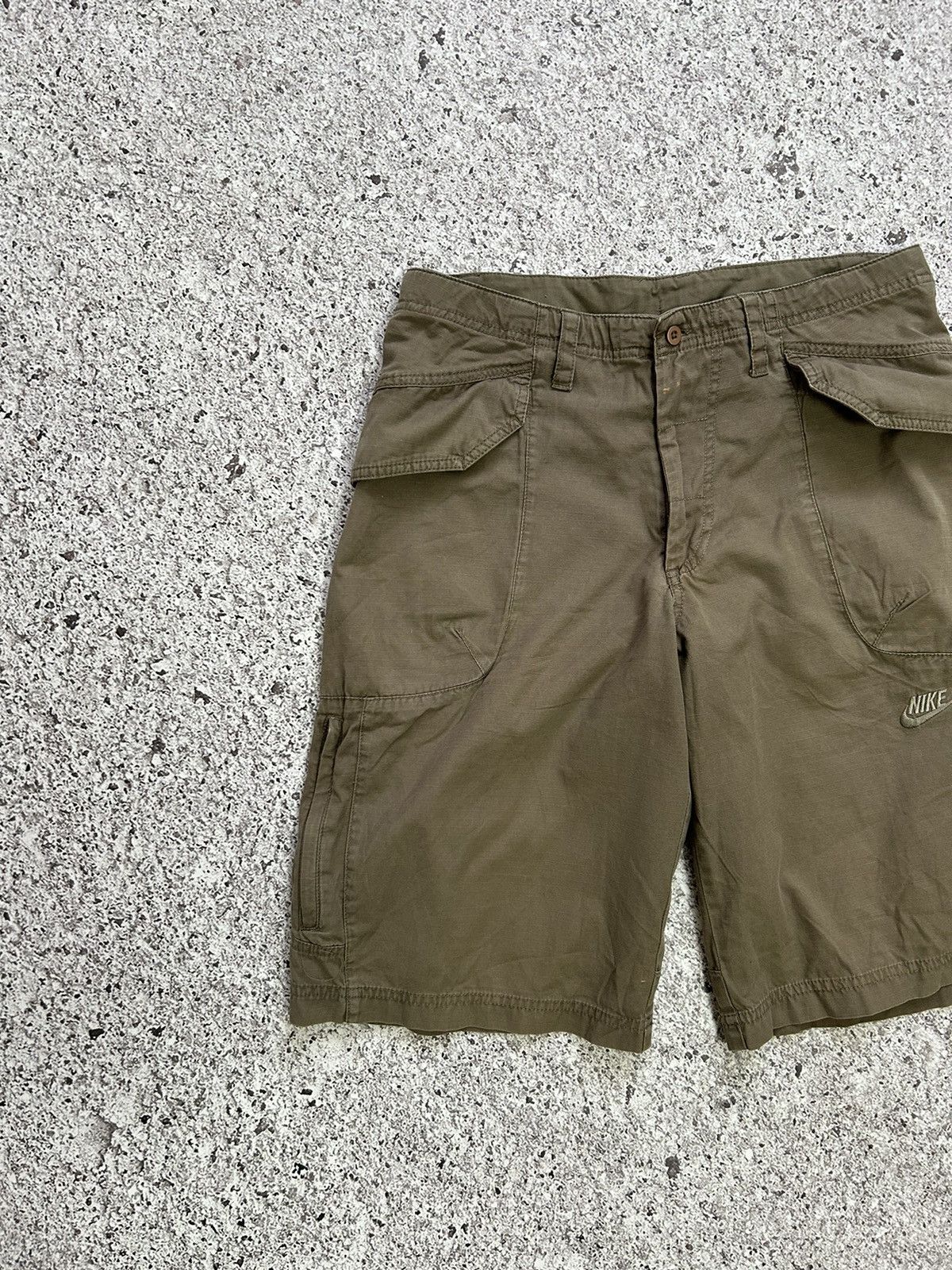 Nike × Vintage Vintage Nike military multi pocket cargo shorts cw21 size M Size US 32 / EU 48 - 4 Thumbnail