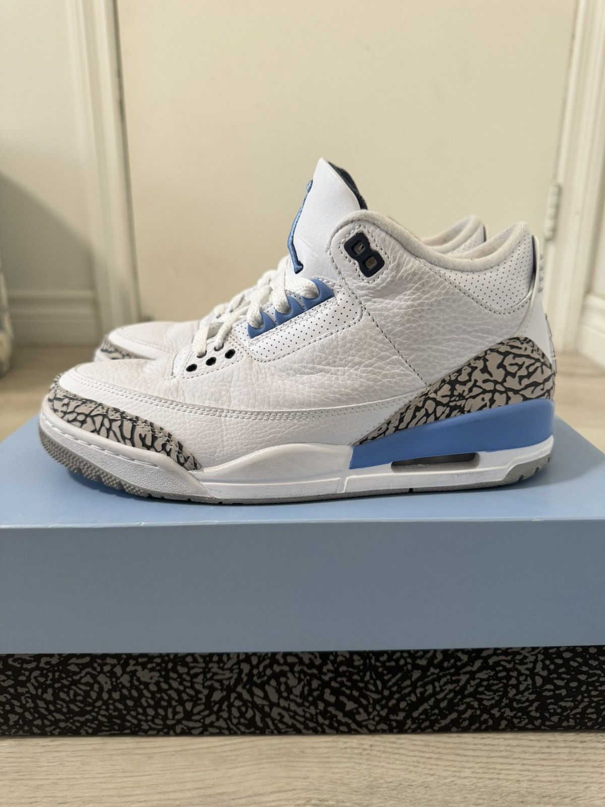 Jordan Brand Air Jordan 3 Retro UNC Size US 7 / EU 40 - 1 Thumbnail