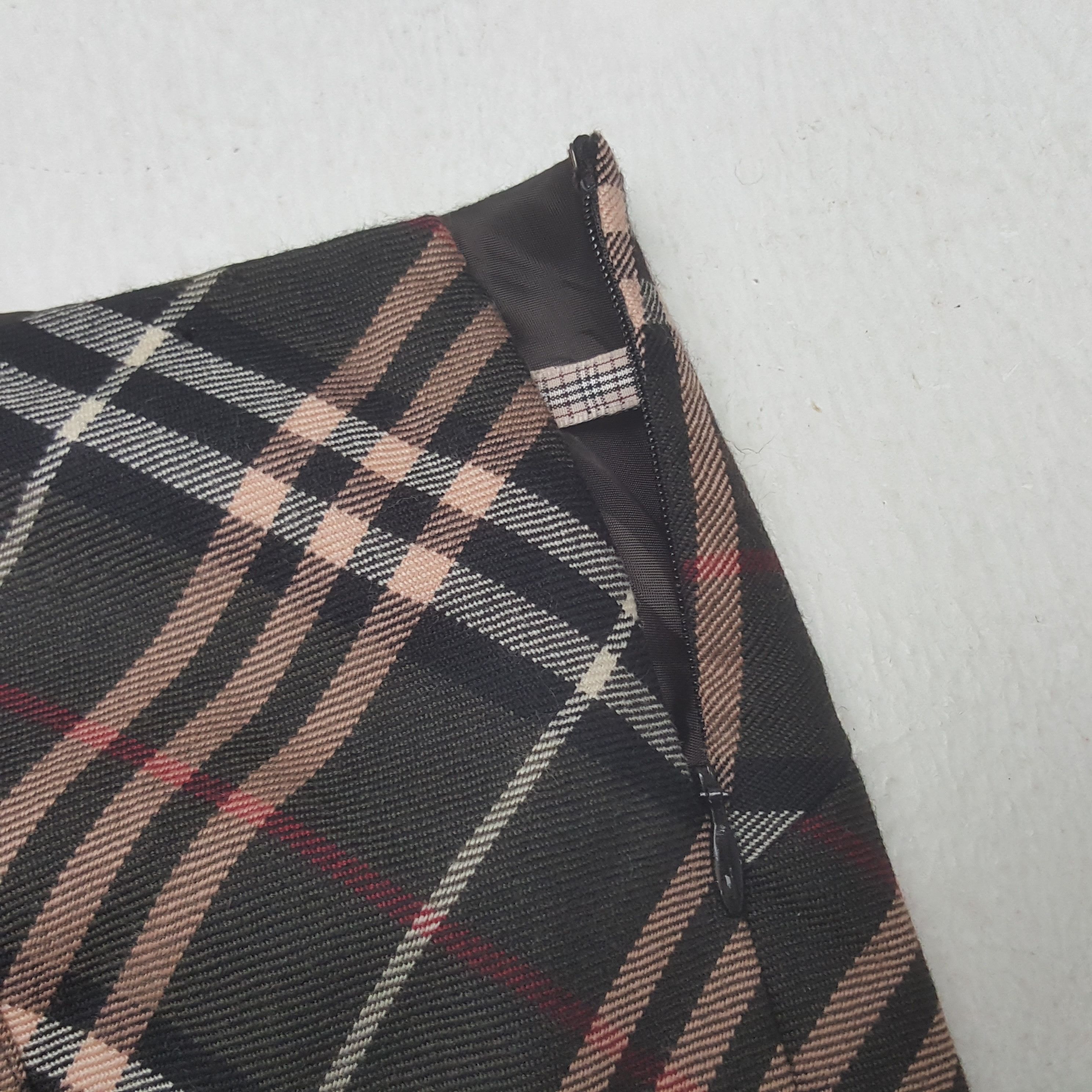 Burberry Vintage Burberry London Blue Label Nova Check Skirts Size 27" / US 4 / IT 40 - 6 Thumbnail