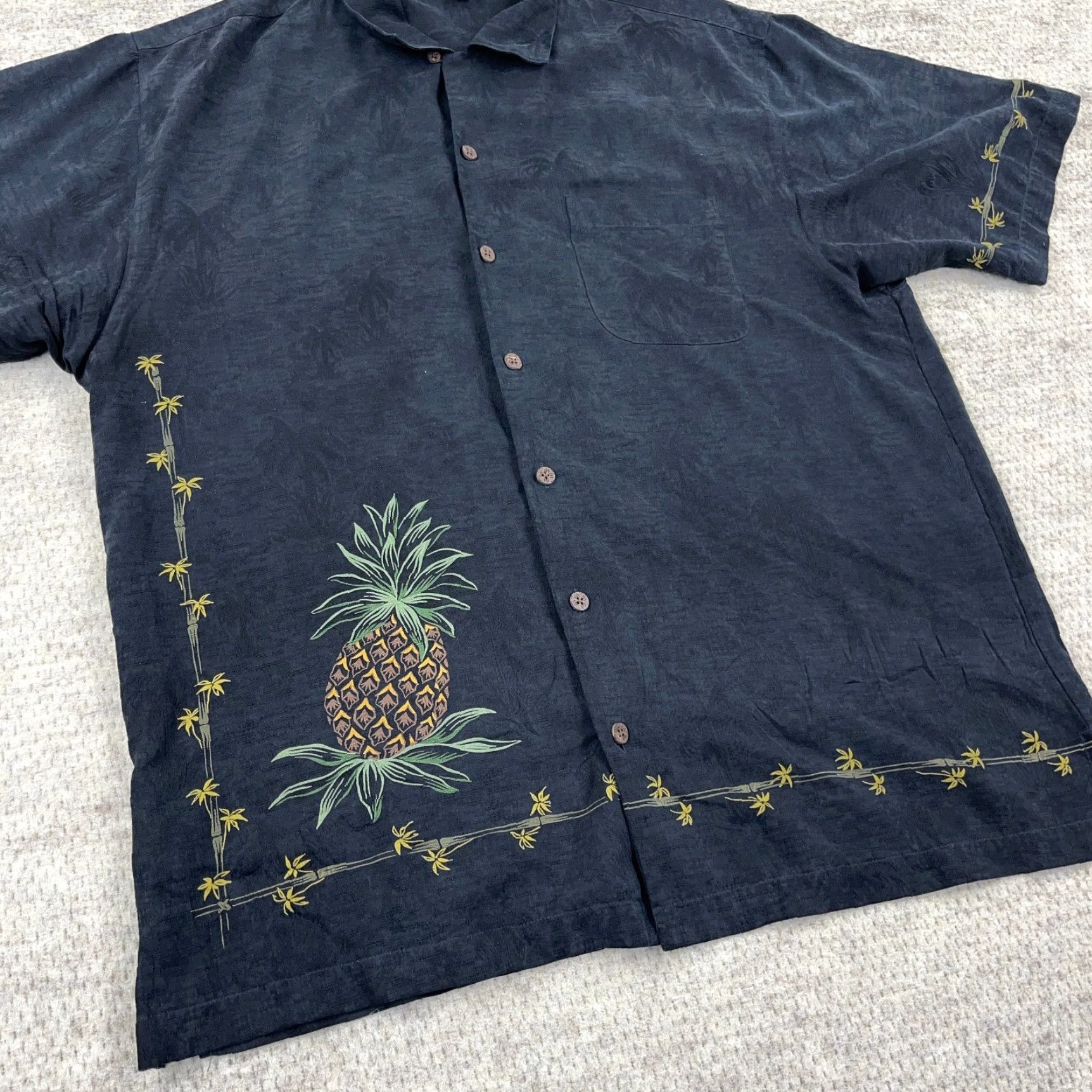 Tommy Bahama Tommy Bahama Shirt Men Medium Black Silk Button-Up Hawaiian Camp Pineapple Palms Size US M / EU 48-50 / 2 - 4 Thumbnail