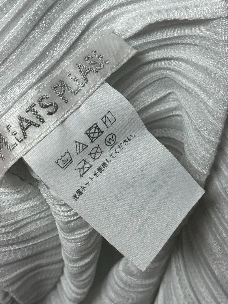 Issey Miyake Issey Miyake size:3 Ice-white pleated fashionable round-ne Size S / US 4 / IT 40 - 4 Thumbnail