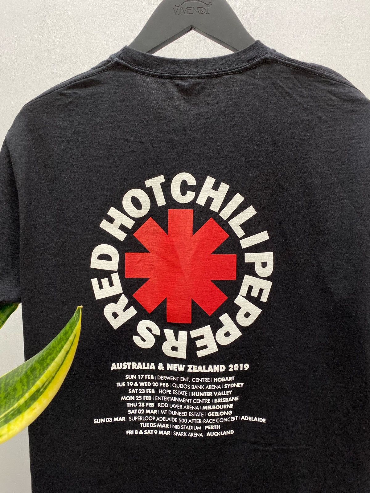 Band Tees × Vintage RHCP Red Hot Chili Peppers Tour 2019 Australia T Shirt Size US L / EU 52-54 / 3 - 19 Thumbnail