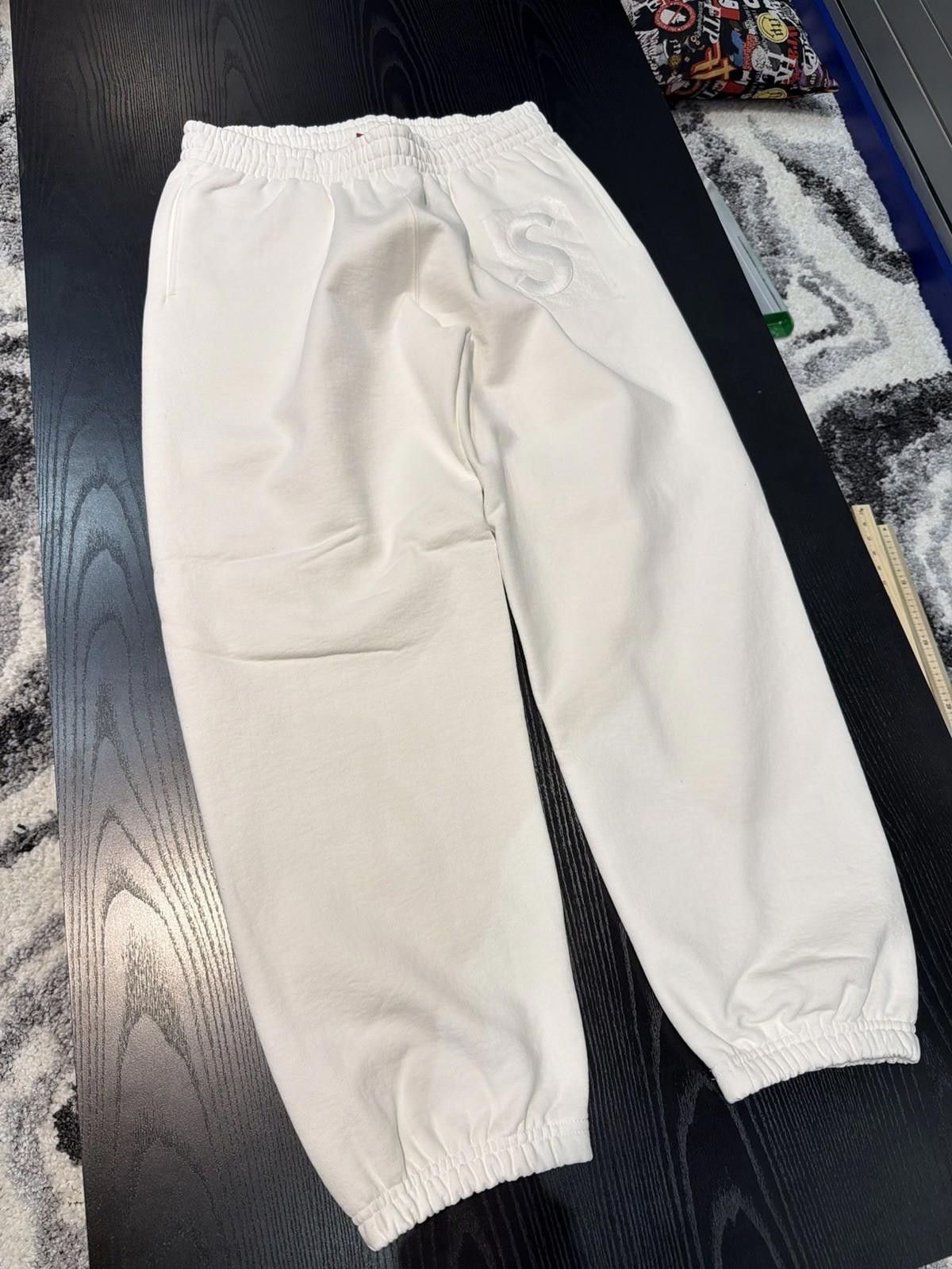 Supreme Supreme S Logo Sweatpants White (SS25) Brand New Size Large Size US 34 / EU 50 - 5 Thumbnail