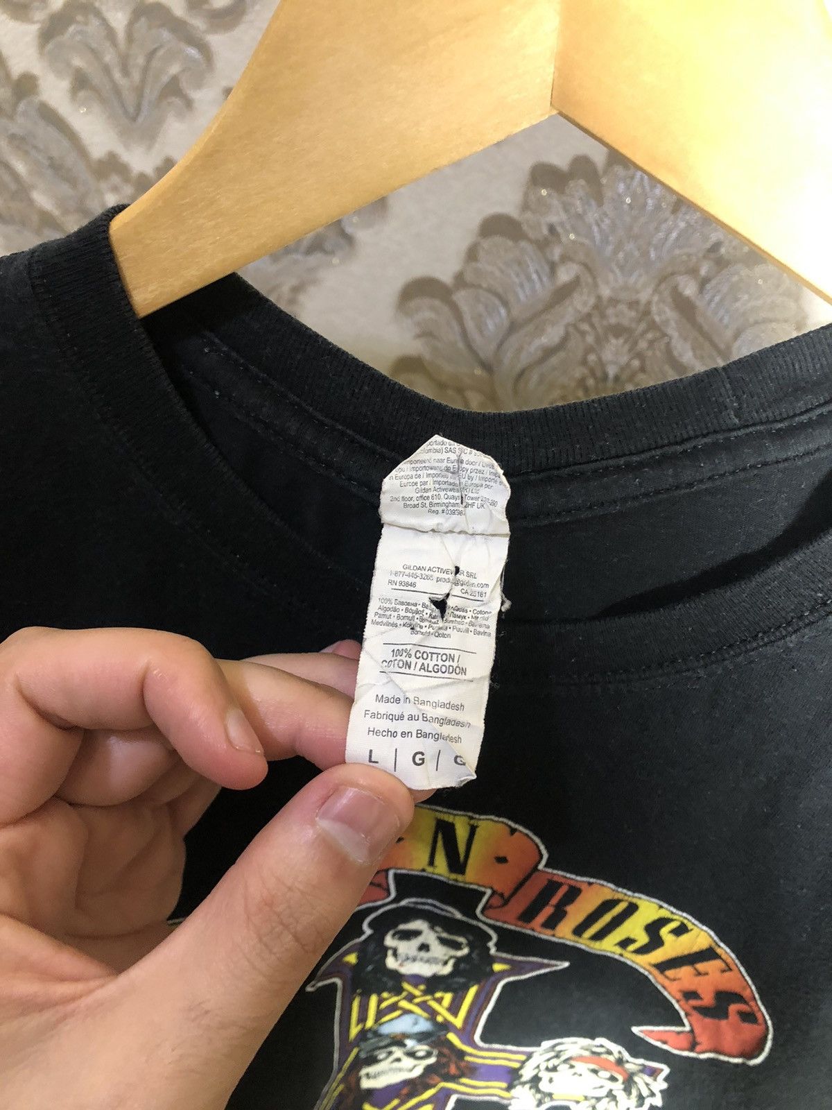 Band Tees VERY RARE GUNS N ROSES WORLD TOUR ROCK T-SHIRT RETRO Y2K 90s Size US L / EU 52-54 / 3 - 3 Thumbnail