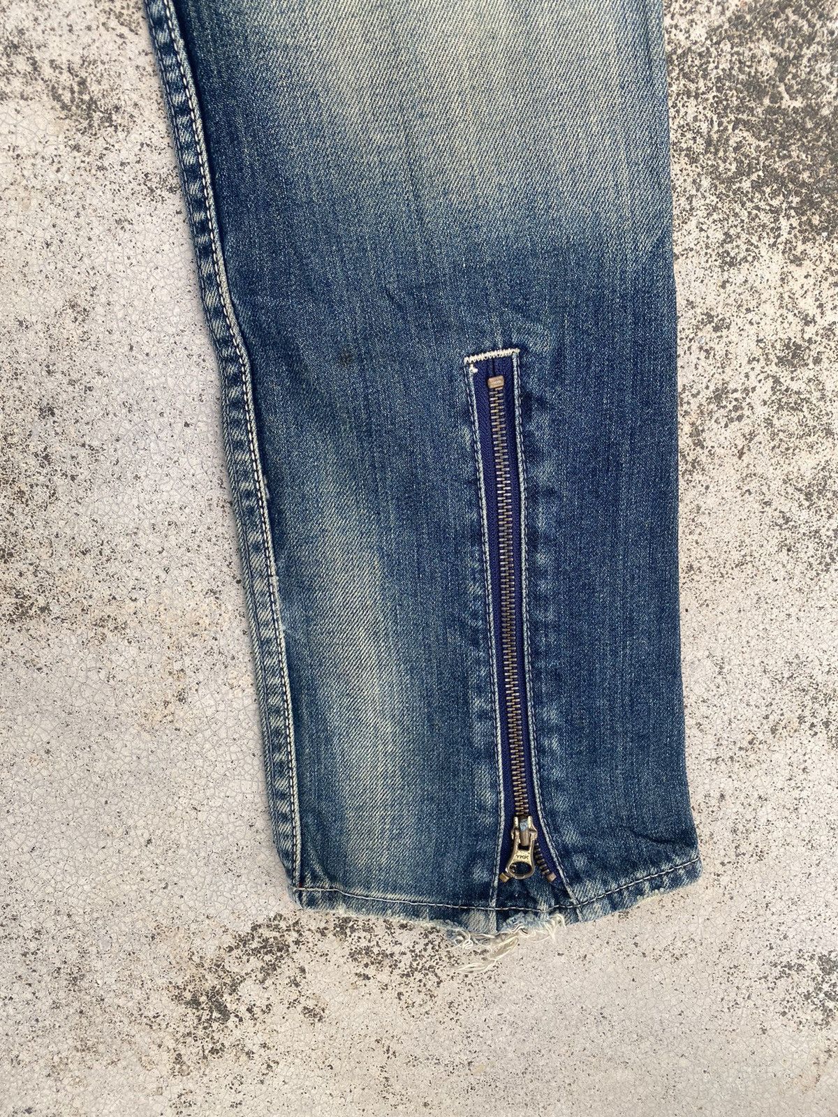 If Six Was Nine × Japanese Brand × Le Grande Bleu (L.G.B.) Japanese Brand Varosh Distressed Patch Faded Low Rise Jeans Size US 30 / EU 46 - 21 Thumbnail