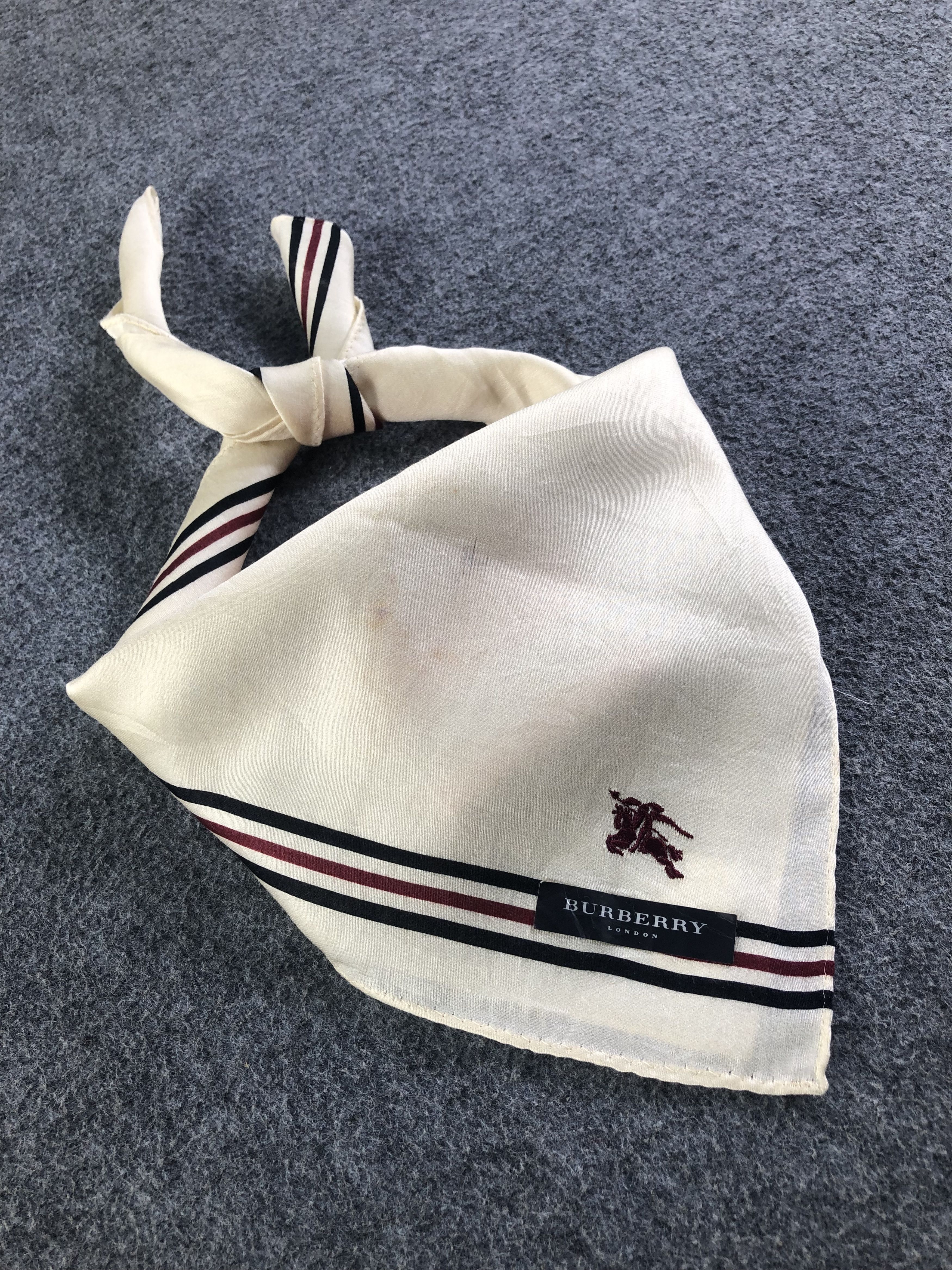 Burberry Burberry Handkerchief / Bandana / Neckerchief / Headscarf Size ONE SIZE - 2 Thumbnail