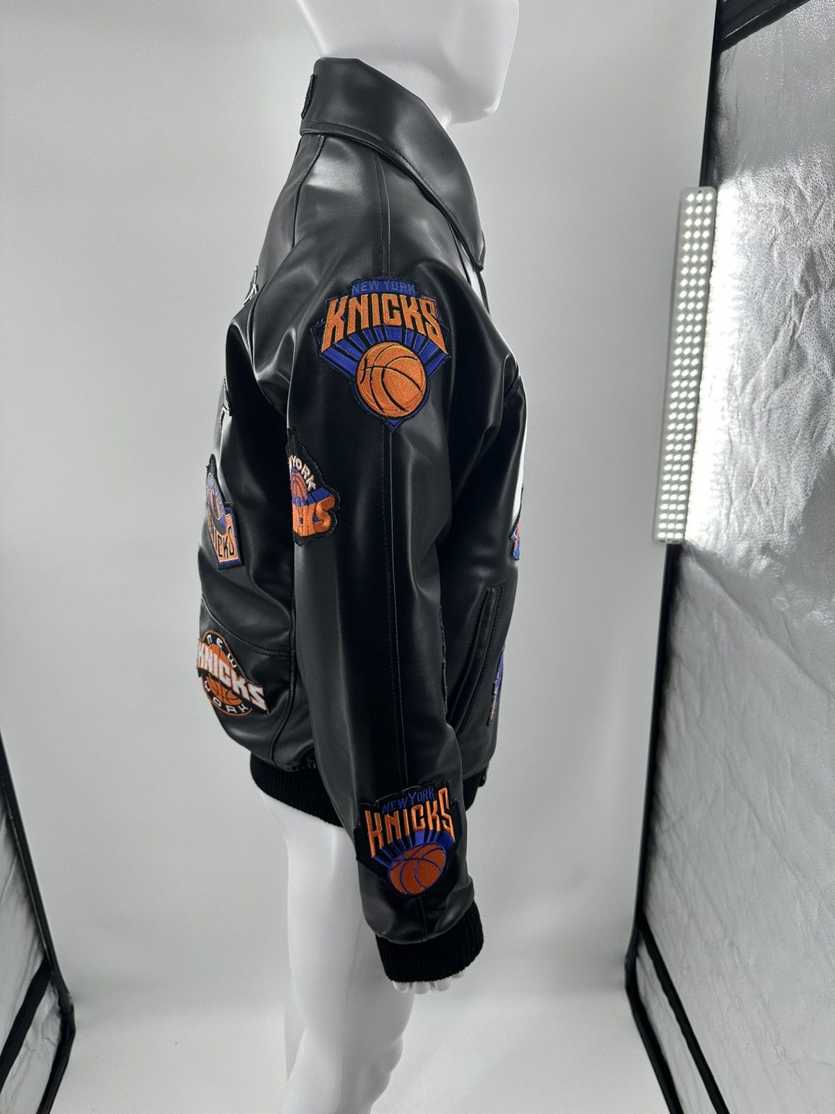 Avirex Avirex x NY Knicks Lamb Leather Varsity Jacket Size US L / EU 52-54 / 3 - 4 Thumbnail