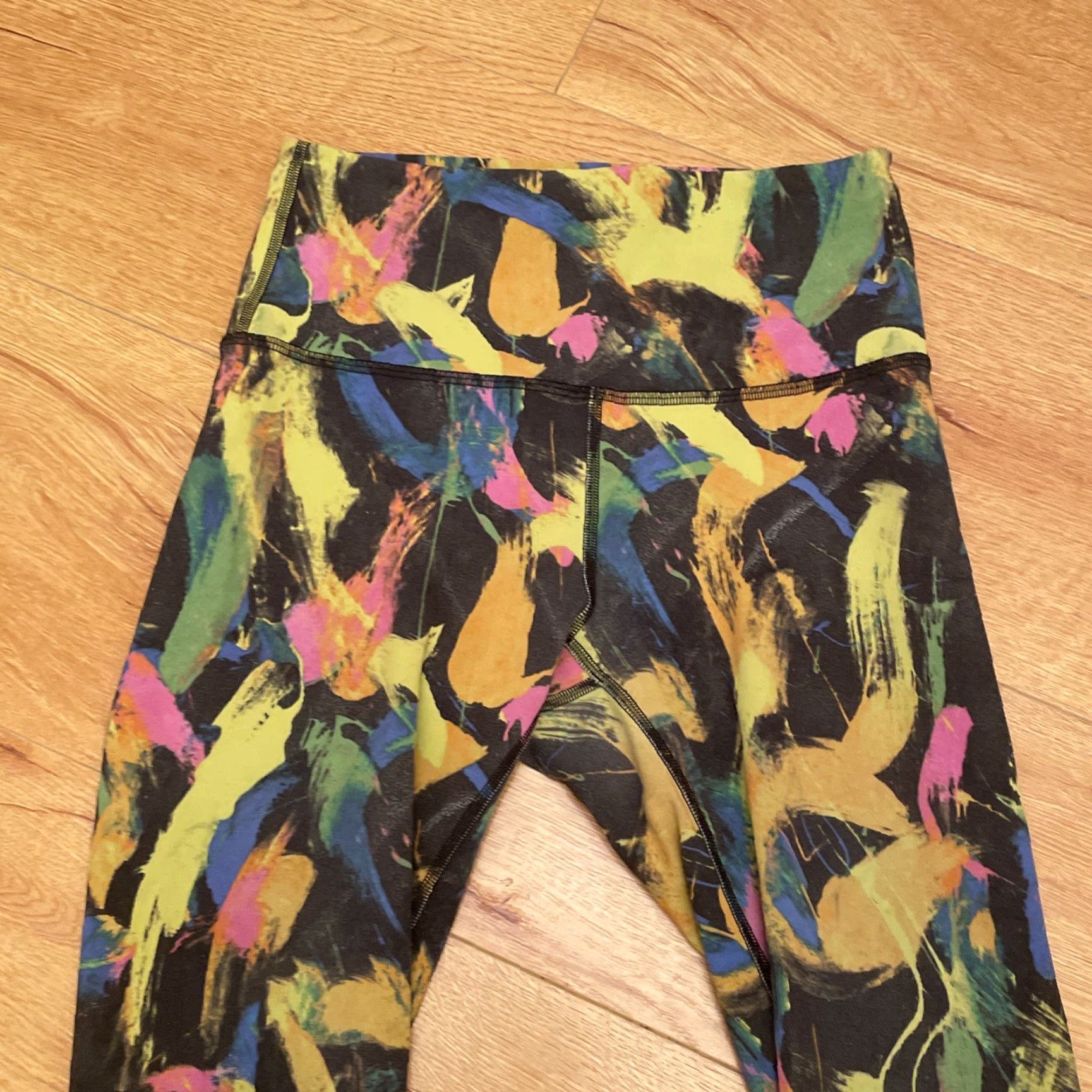 Lululemon LULULEMON Wunder Train High Rise Tight 25” Legging Undertone Black Multi Print Women Size 6 Activewear Athletic Skinny Leggings Size 28" / US 6 / IT 42 - 4 Thumbnail