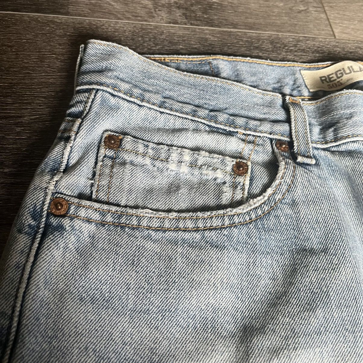 Levi's Vintage Levi’s 505 Light Blue Regular Fit Denim Jeans 34x30 Size US 34 / EU 50 - 8 Thumbnail