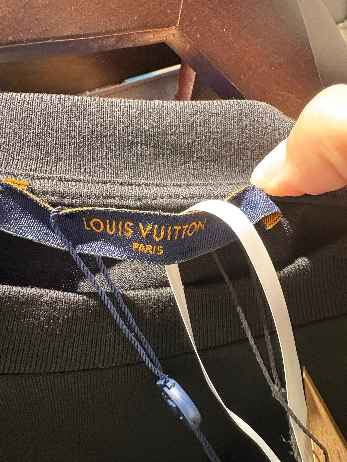 Louis Vuitton Louis Vuitton Black White Gradient Print Short Sleeve K36 Size US L / EU 52-54 / 3 - 3 Thumbnail