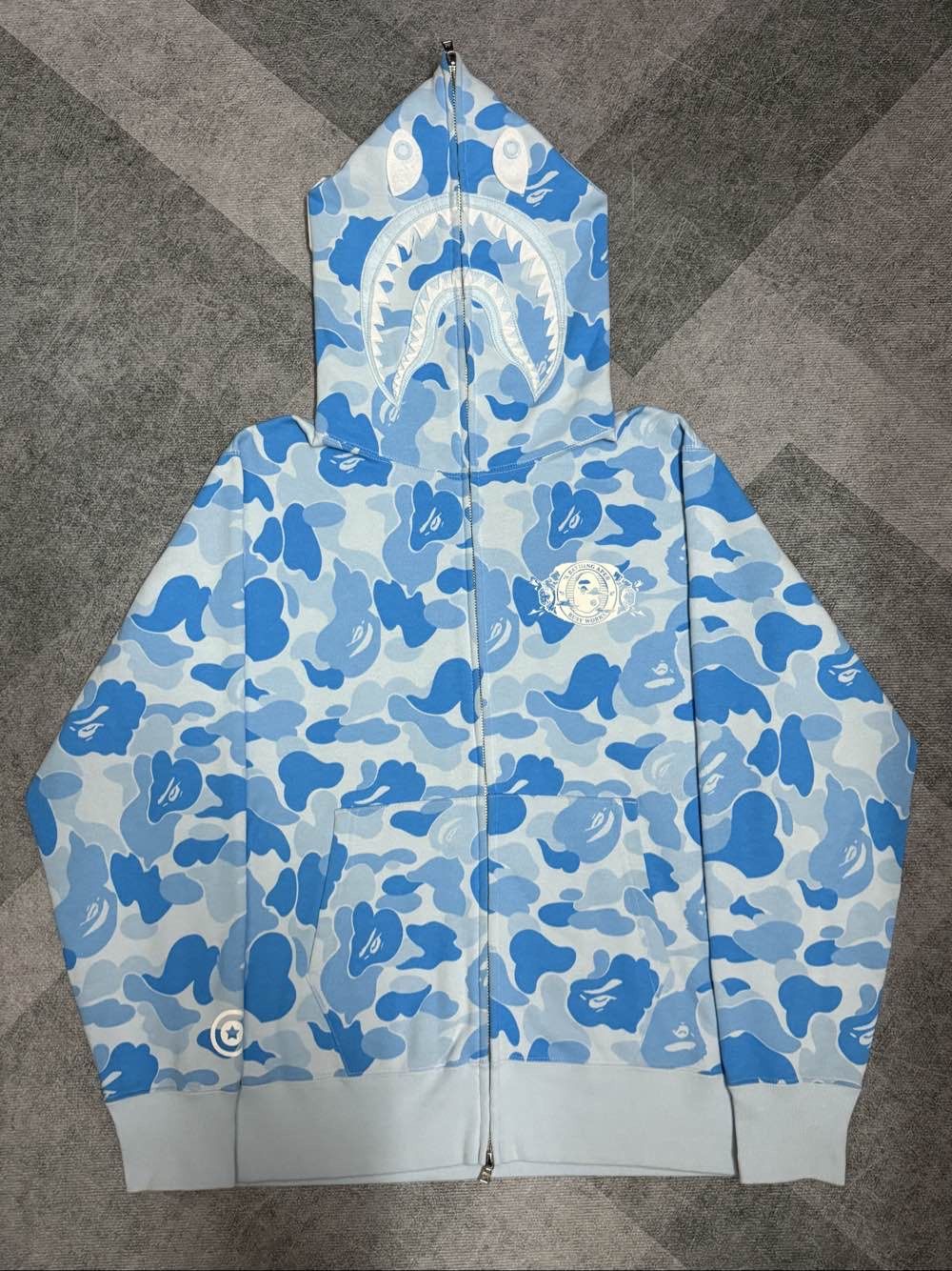 Bape A Bathing Ape Blue Camo Shark Hoodie Size M Size US M / EU 48-50 / 2 - 1 Thumbnail