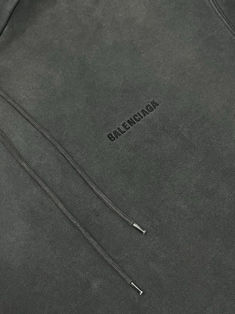 Balenciaga Balenciaga Dark Grey Aged Embroidered Hoodie XS Size Size US XS / EU 42 / 0 - 2 Thumbnail