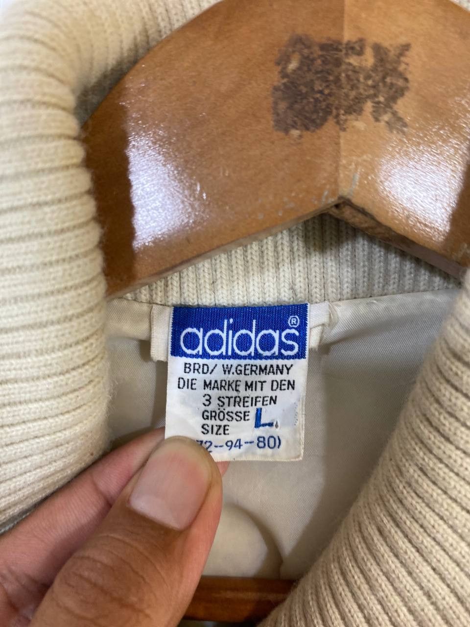 Adidas vintage adidas trefoil puffer jacket pull in sleeves Size US L / EU 52-54 / 3 - 7 Thumbnail
