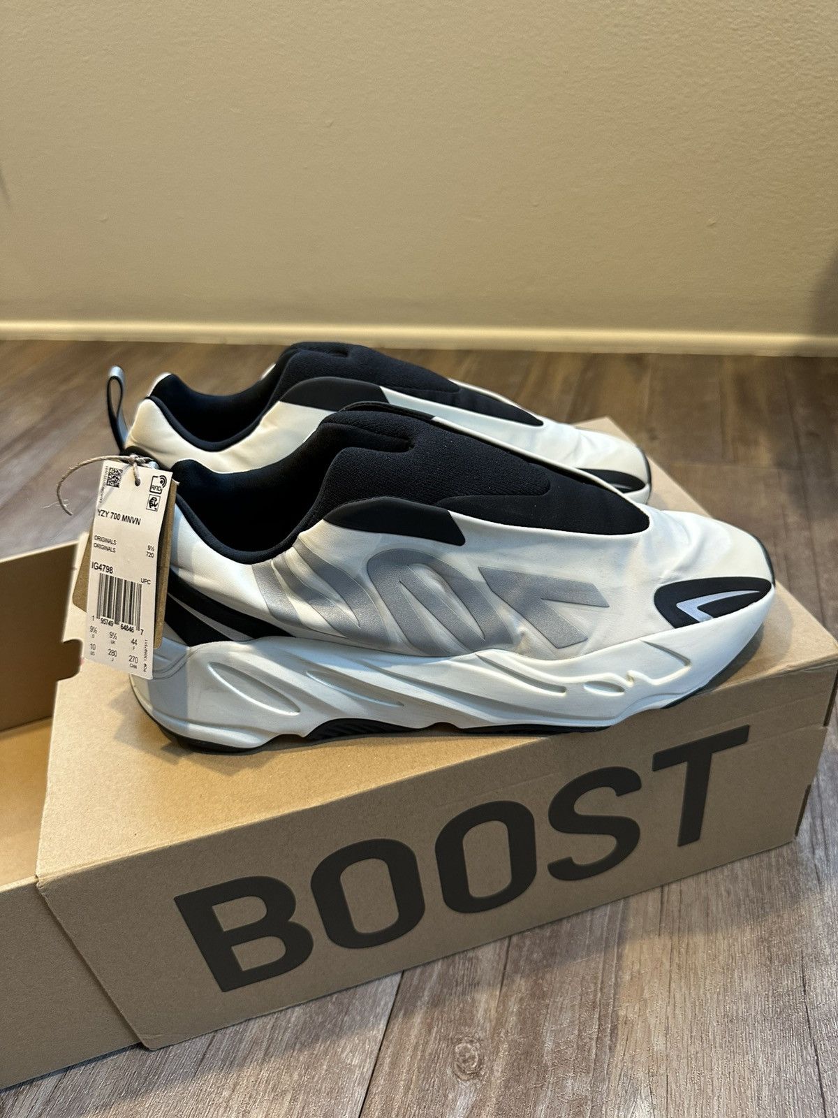 adidas gazelle silver green womens Yeezy Boost 700 MNVN Blue Tint