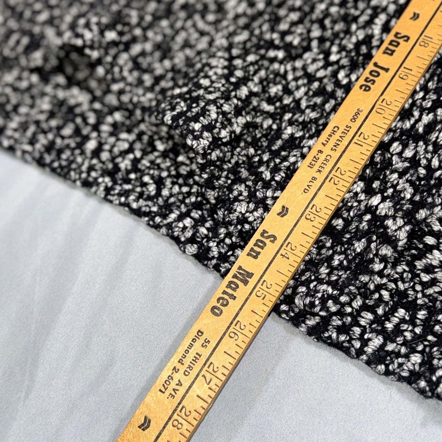 Vince Vince Sweater Womens XS Black White Boucle Knit Crewneck Pullover Crew Neck Long Sleeve Sold Pattern Solid Knit Vintage Noe? Size XS / US 0-2 / IT 36-38 - 8 Thumbnail