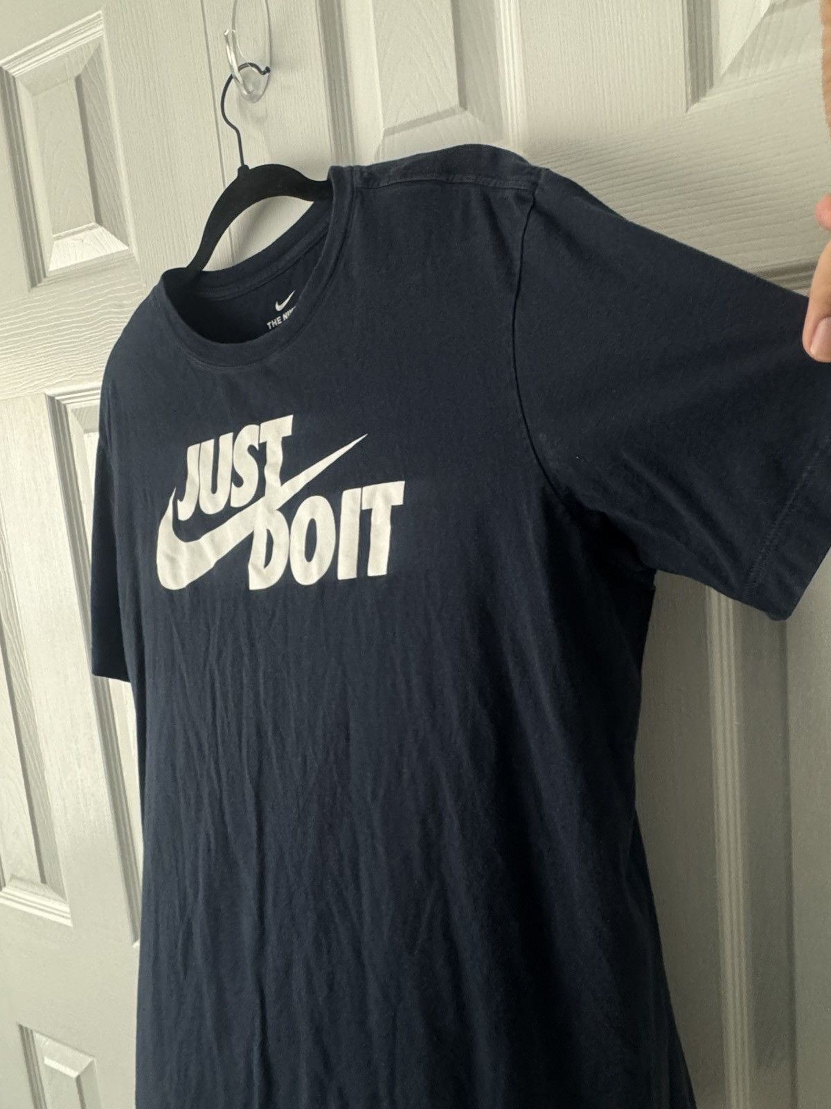 Nike Nike Navy Blue T-Shirt L Mens Jumbo Swoosh White Just Do It Size US L / EU 52-54 / 3 - 4 Thumbnail