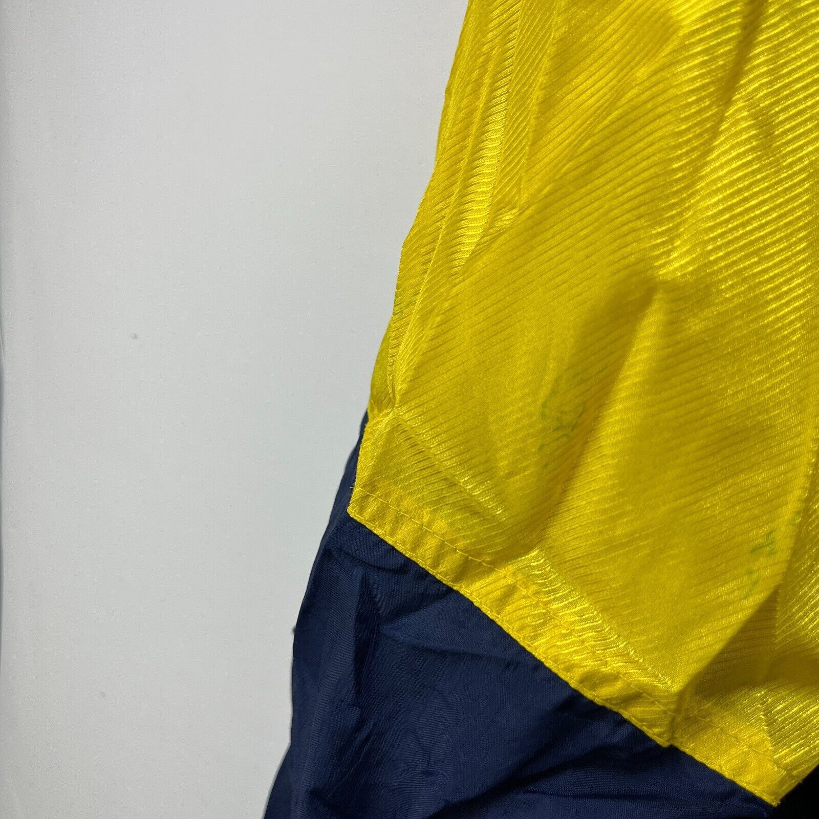 Vintage Vintage 90s Michigan Wolverines Windbreaker Jacket Large Size US L / EU 52-54 / 3 - 12 Thumbnail
