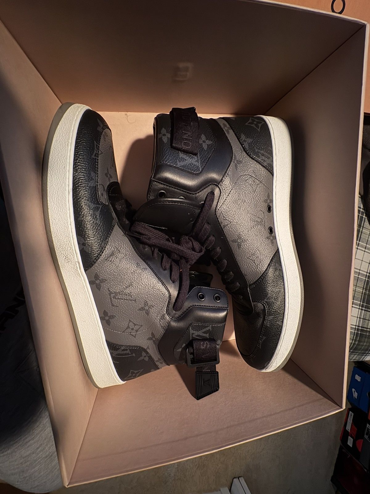 Louis Vuitton Size 10.5 rivoli gently used LV Size US 10.5 / EU 43-44 - 4 Thumbnail