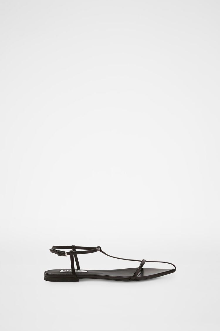 o1s22i1n0125 Leather Sandals in Black