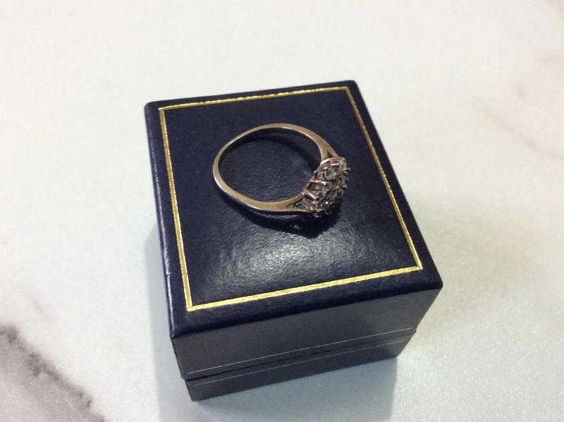 Other 9ct gold diamond ring size M Size ONE SIZE - 2 Thumbnail