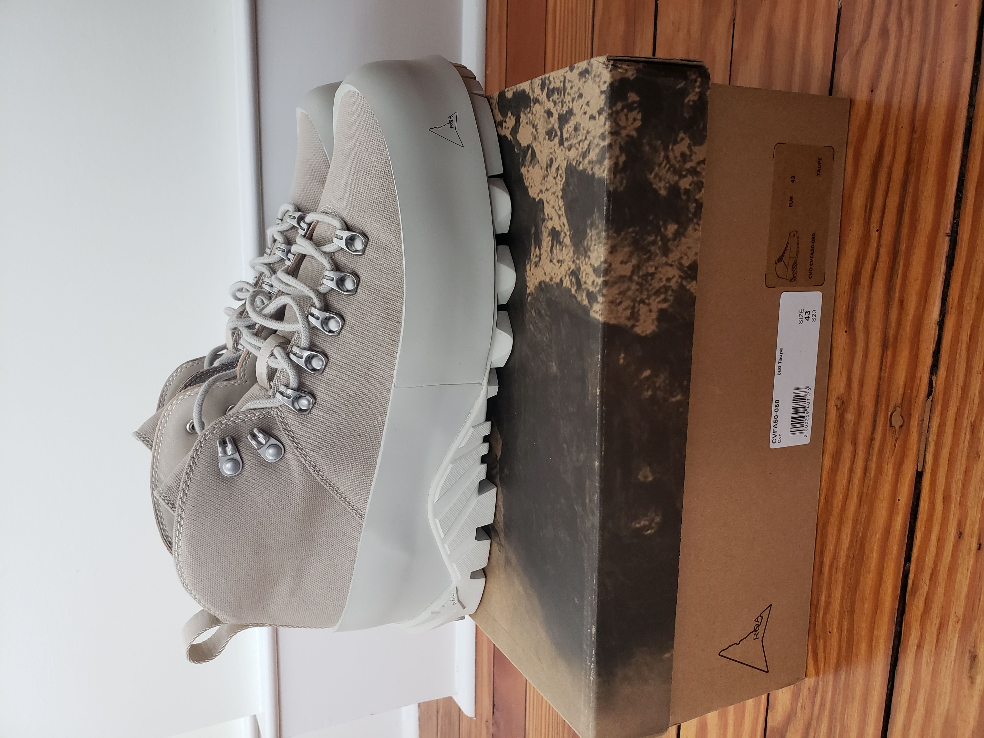 Pre-owned Roa Cvo Boots Size 43 With Tags In Taupe