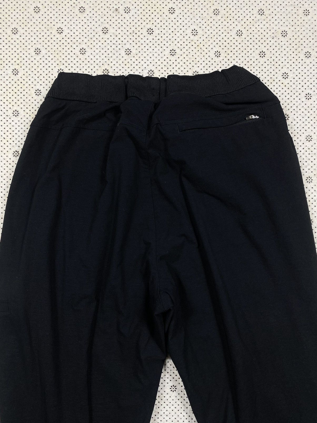 Uniqlo Uniqlo Training Jogger Pant Size US 31 - 6 Thumbnail