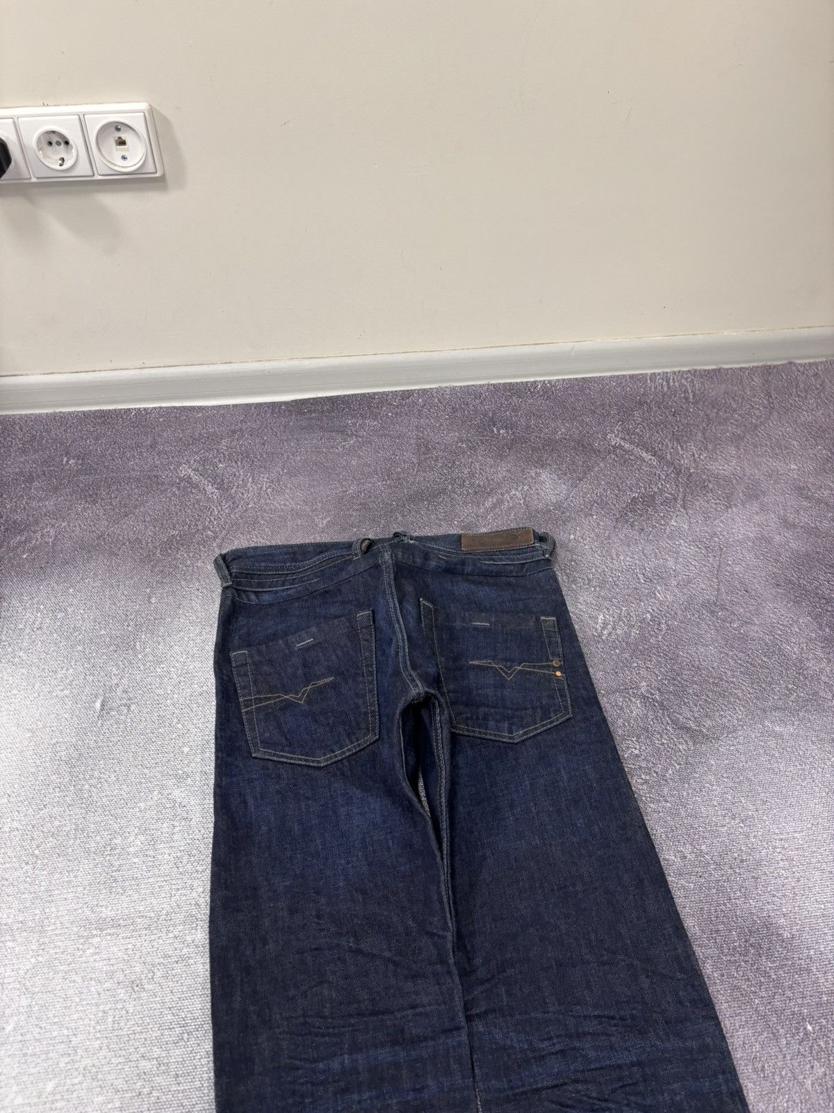 Diesel Diesel Belther NWT Men’s Denim Jeans Regular Slim Tapered Size US 28 / EU 44 - 18 Thumbnail