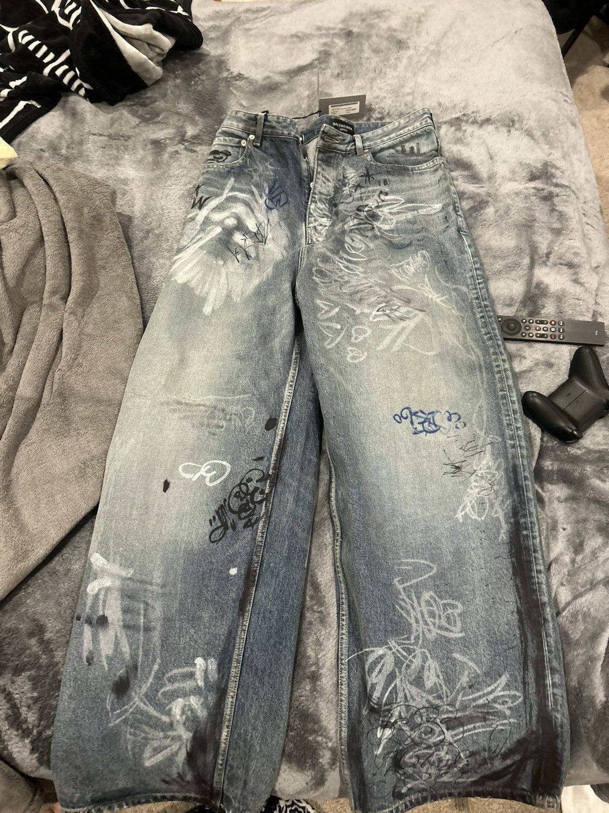 Balenciaga Balenciaga graffiti skater denim Size US 33 - 1 Thumbnail