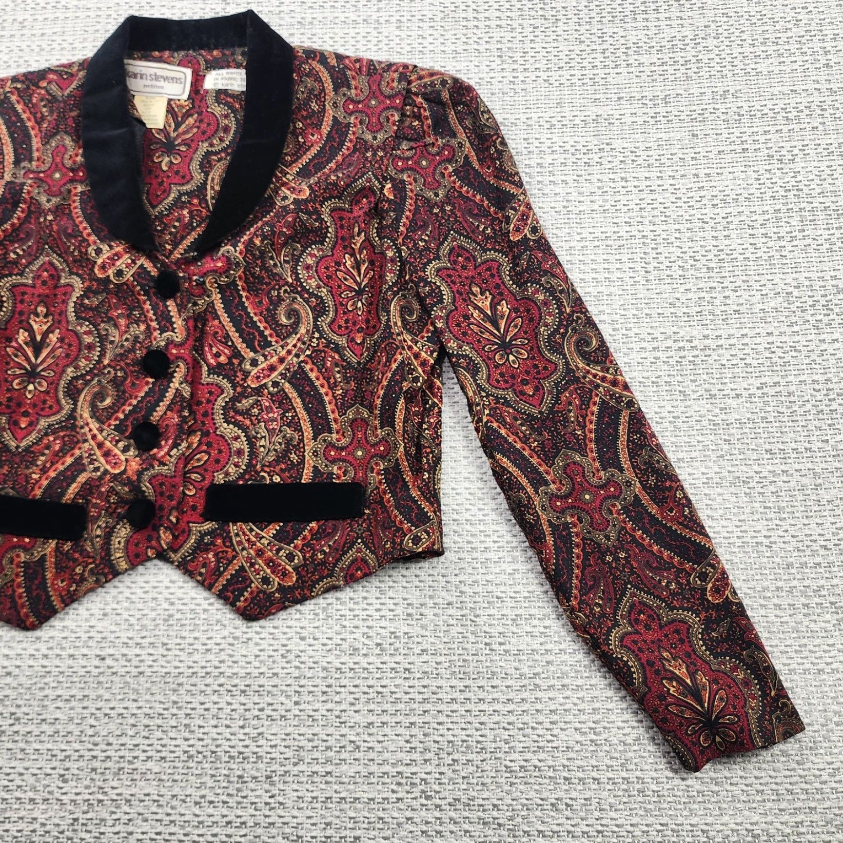 Velvet VINTAGE Karin Stevens Blazer Womens 4P Petite Red Black Paisley Velvet Trim 90s Size S / US 4 / IT 40 - 2 Thumbnail