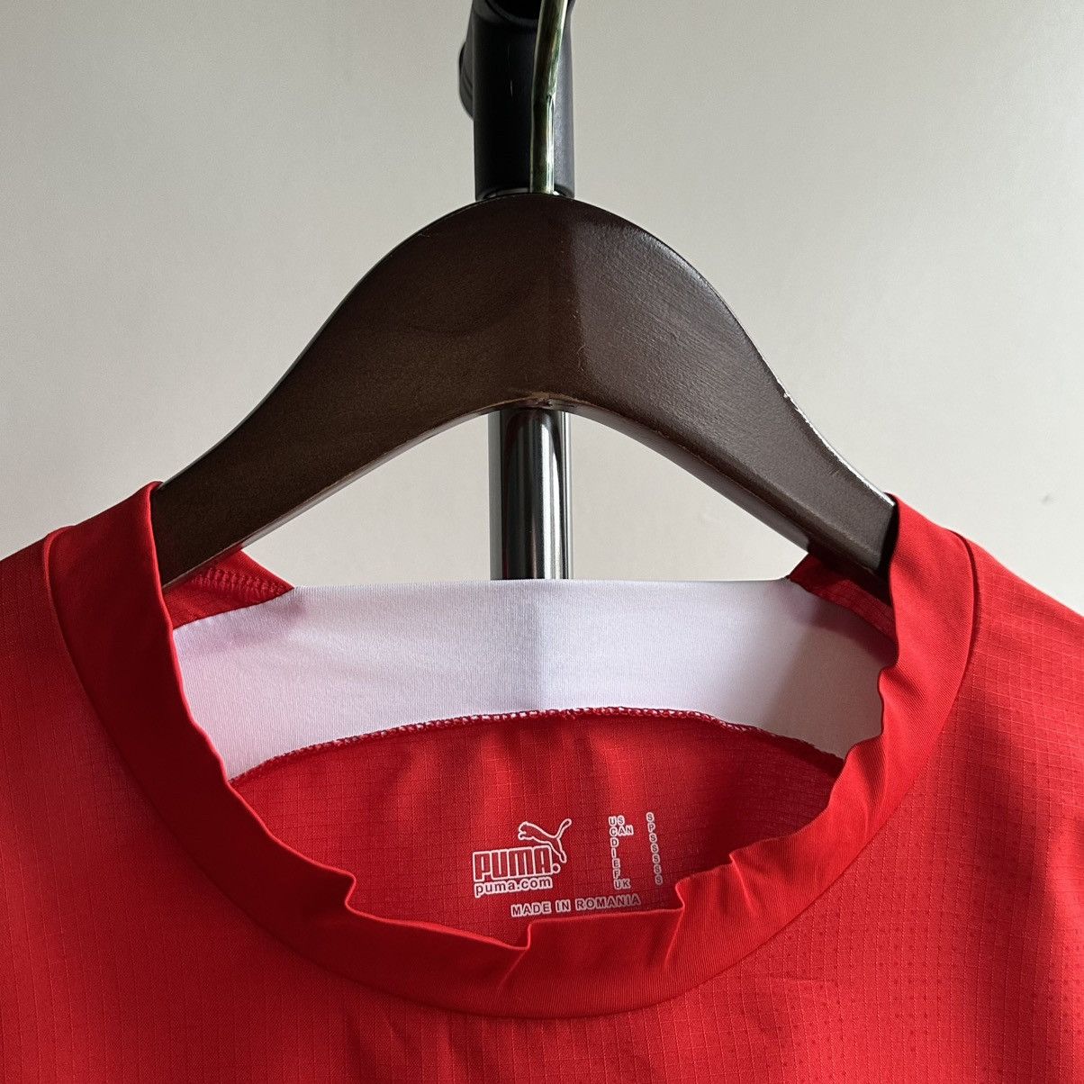 Puma Sanderos #4 Puma Switzerland 2006/08 Soccer Jersey Size US S / EU 44-46 / 1 - 7 Thumbnail