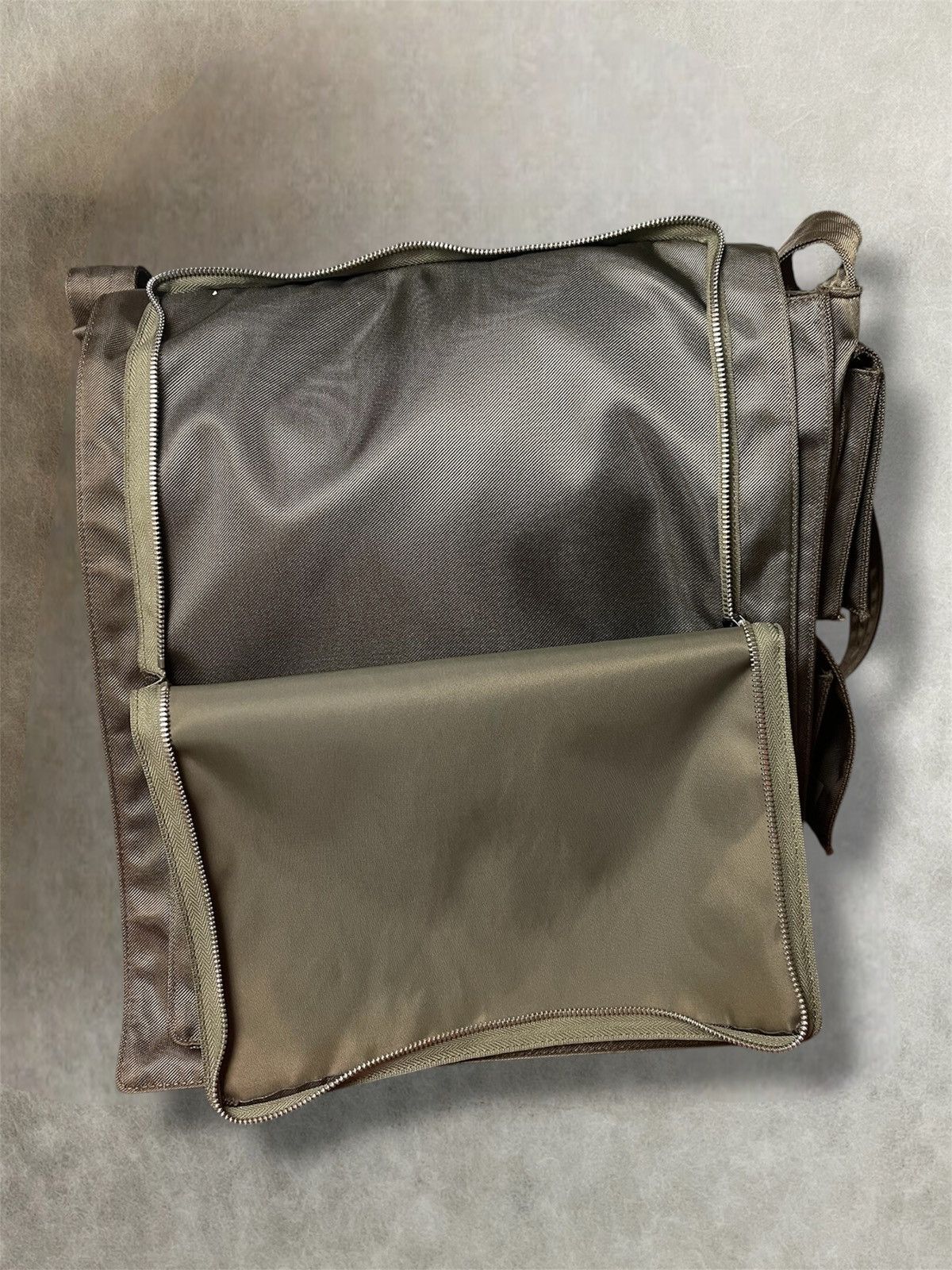 Helmut Lang 1999 Helmut Lang nylon cargo pockets crossbody messenger bag Size ONE SIZE - 7 Thumbnail