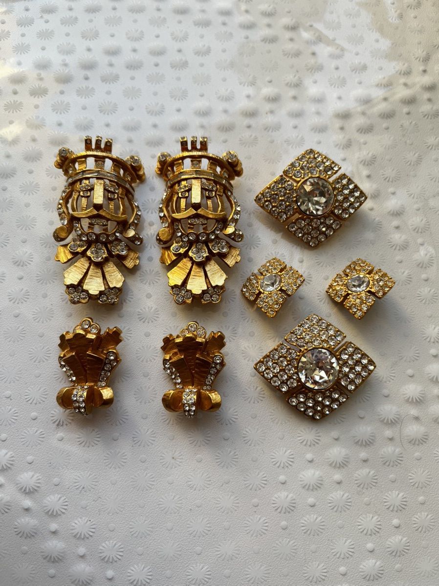 Christian Dior Monsieur Christian Dior Boutique 90s Gold Plated Rhinestones Brooches Size ONE SIZE - 1 Thumbnail