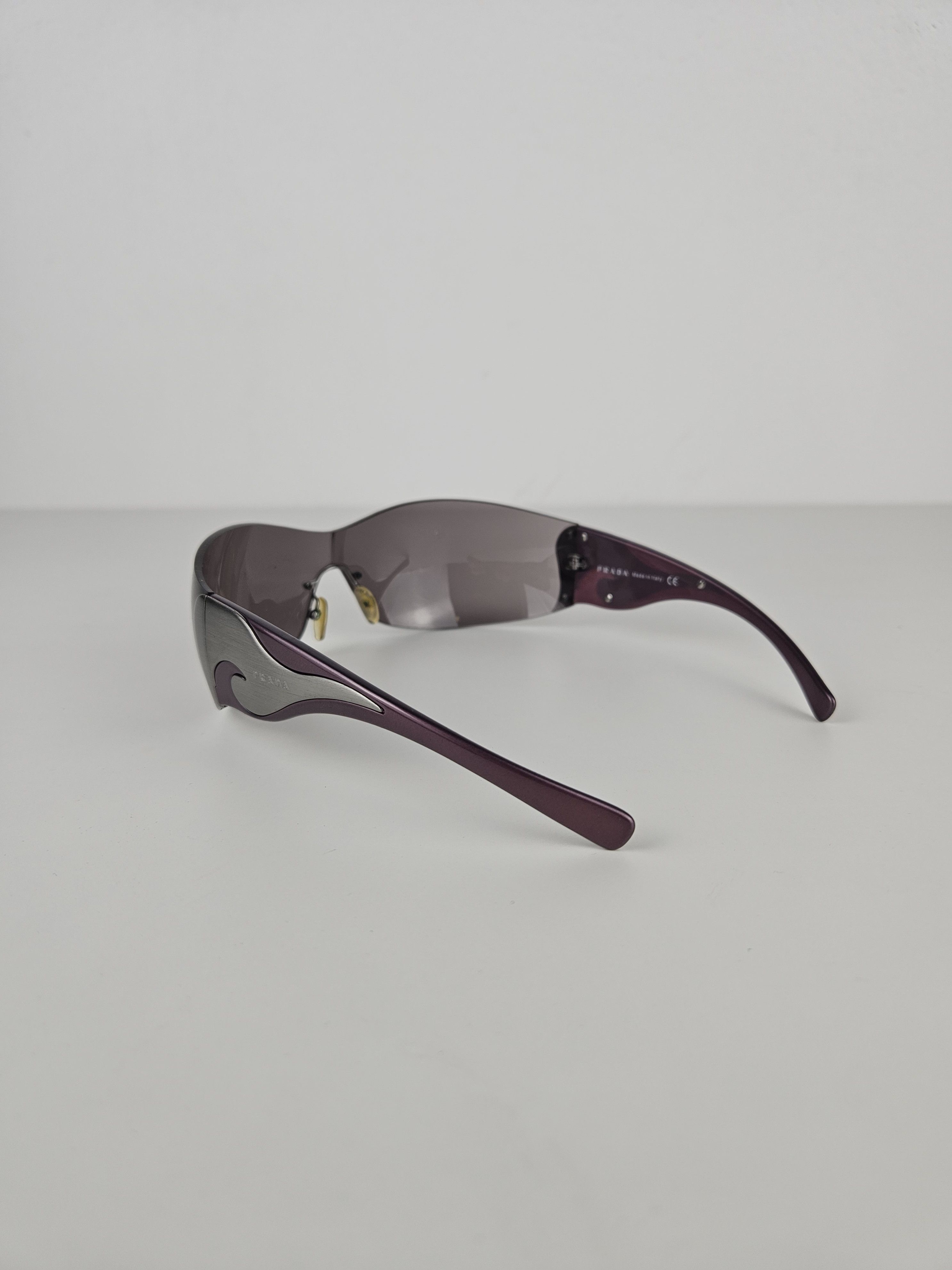 Prada Archive y2k Prada SPR58F wraparound flame sunglasses Size ONE SIZE - 3 Thumbnail
