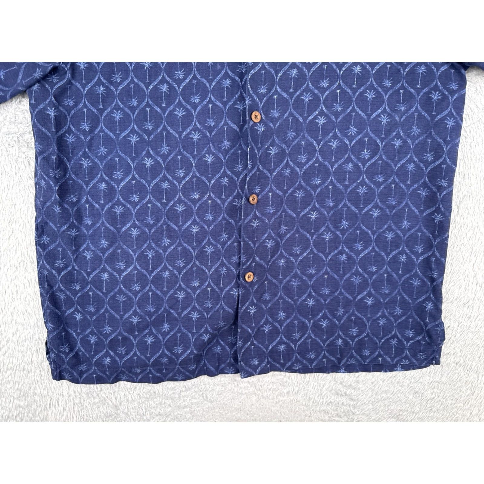 Tommy Bahama Tommy Bahama Shirt Men Large Blue Palm Tree 100% Silk Button Up Hawaiian Vintage: No Size US L / EU 52-54 / 3 - 5 Thumbnail