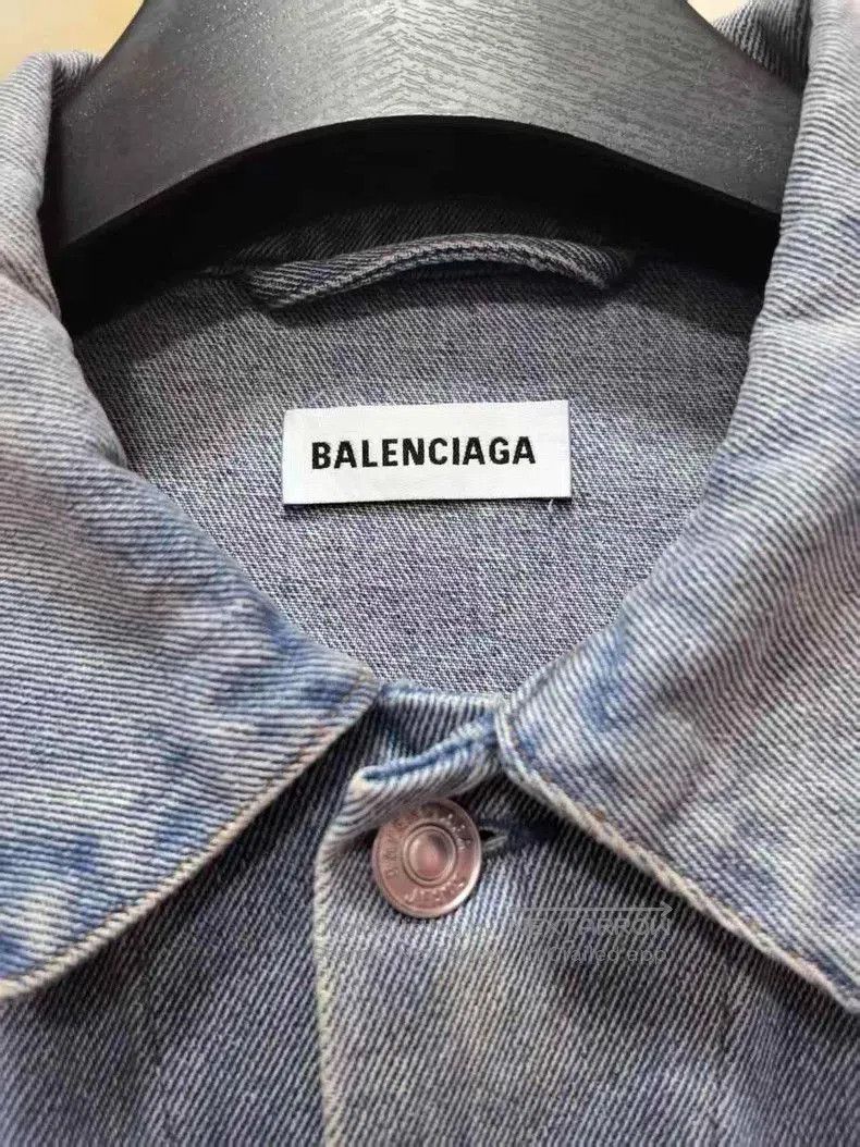 Balenciaga Balenciaga Light Wash Denim Jacket. Size US S / EU 44-46 / 1 - 2 Thumbnail