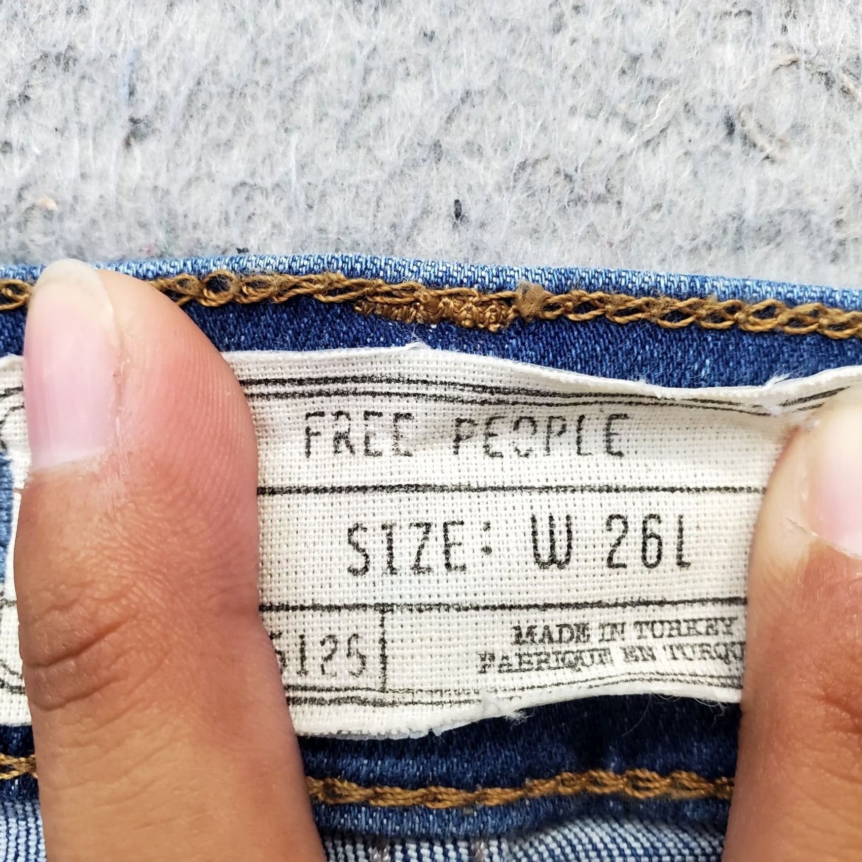 Free People Free People Jeans Womens 26 Blue Denim Distressed Frayed Hem Skinny Leg 5-Pocket Design 25.25 Inseam Womens Size 26 Blue Jeans Size 26" / US 2 / IT 38 - 5 Thumbnail